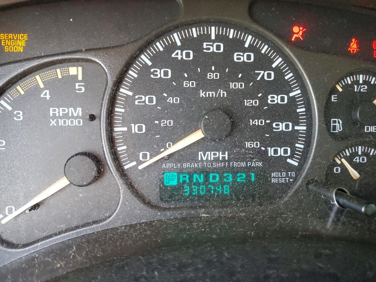 2002 Chevrolet Silverado K2500 Heavy Duty White vin: 1GCHK23172F190814