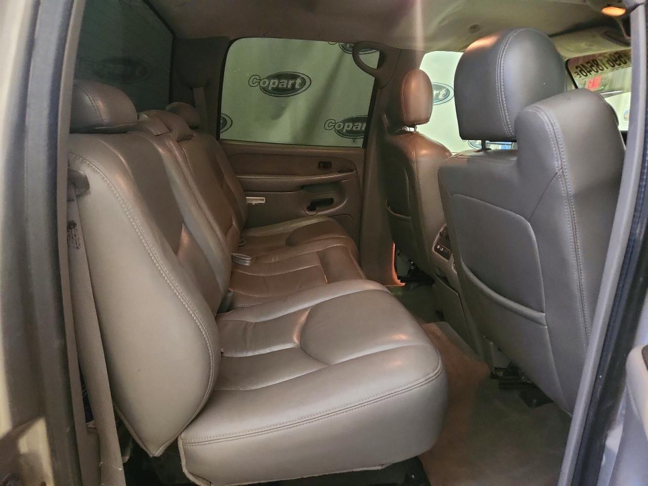 2003 Chevrolet Silverado K2500 Heavy Duty Tan vin: 1GCHK23173F210593