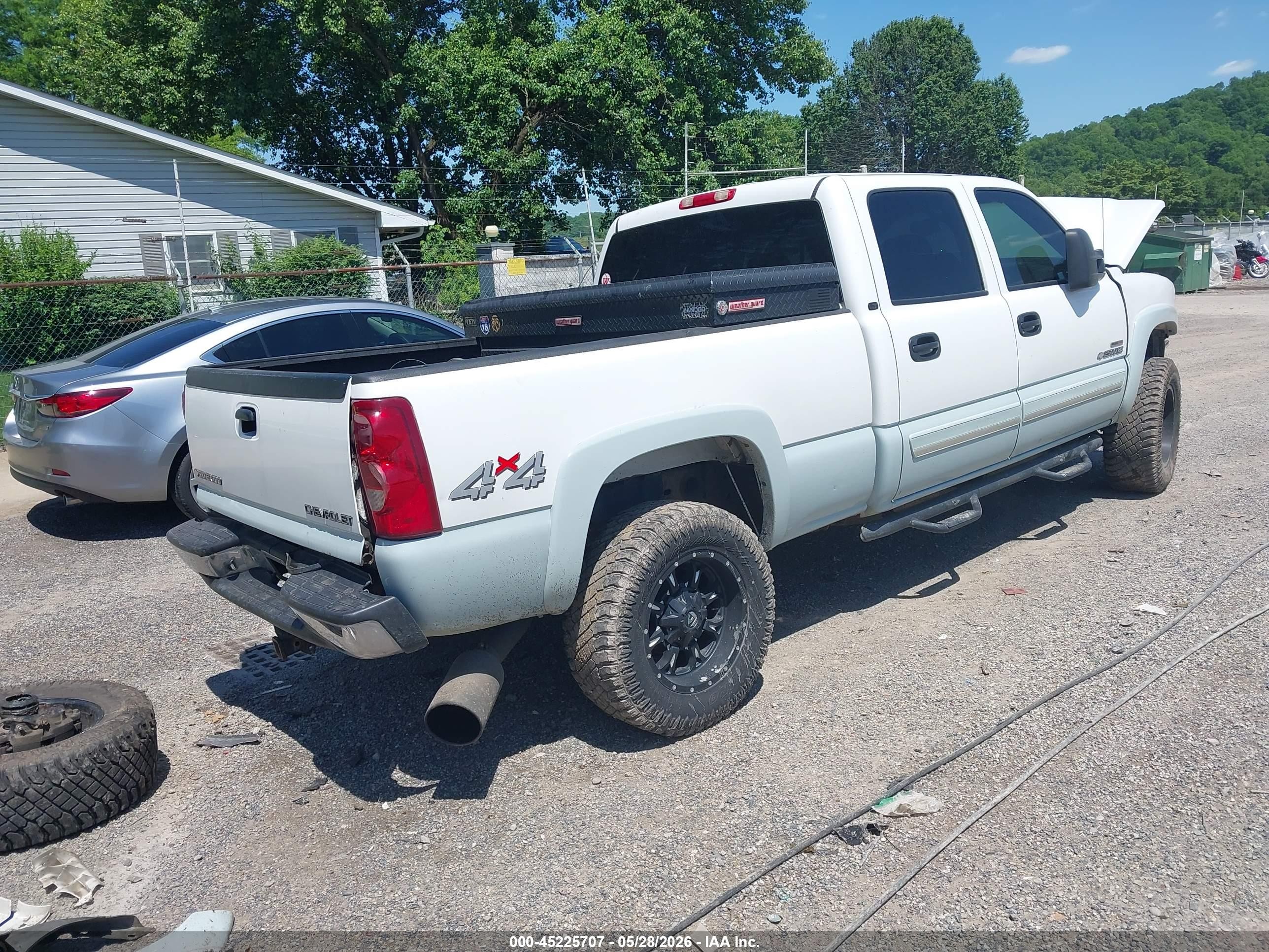 2003 Chevrolet Silverado 2500hd Lt White vin: 1GCHK23183F254294