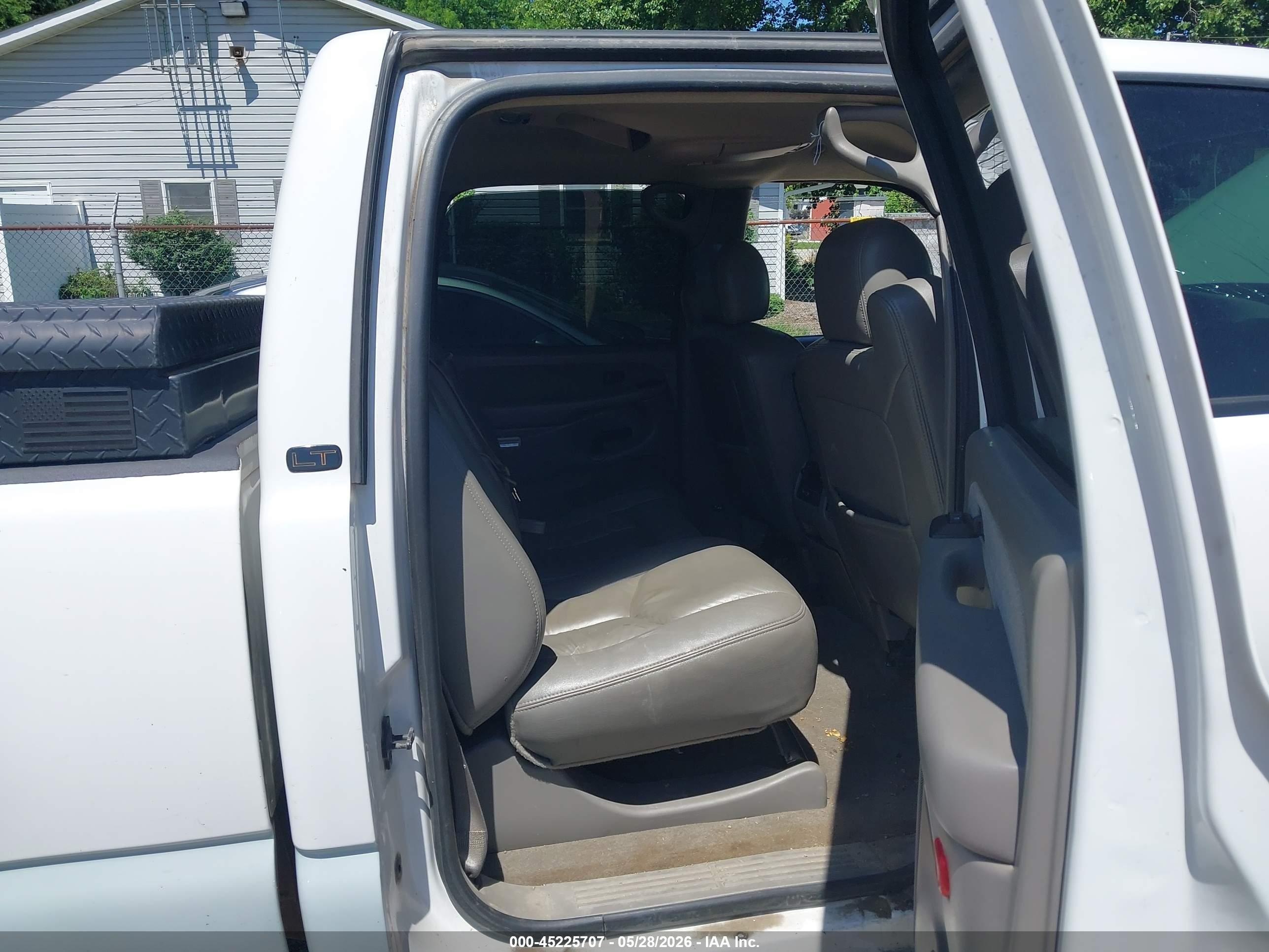 2003 Chevrolet Silverado 2500hd Lt White vin: 1GCHK23183F254294