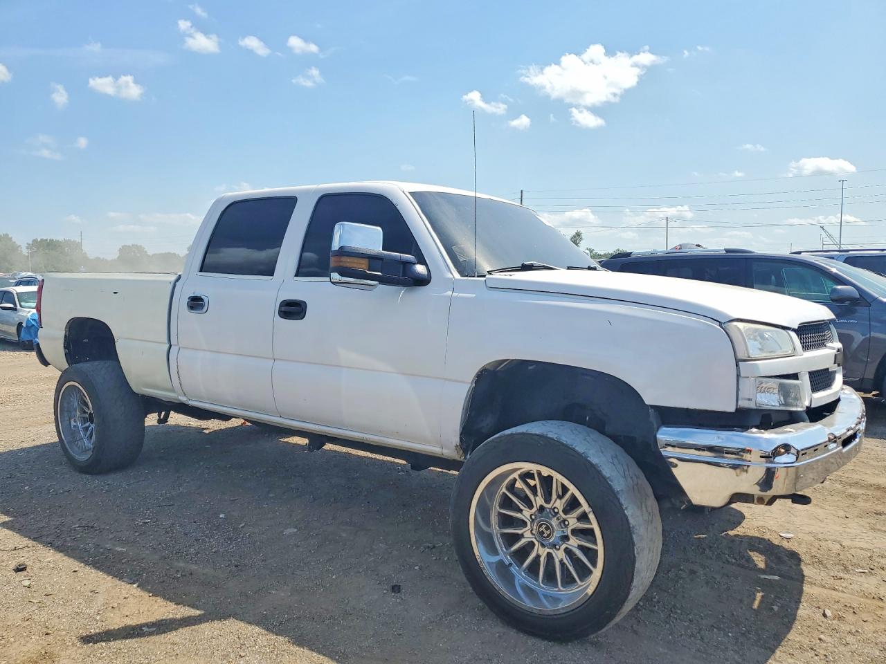 2003 Chevrolet Silverado K2500 Heavy Duty White vin: 1GCHK23193F210997