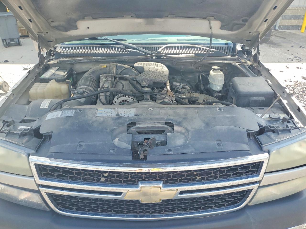 2006 Chevrolet Silverado Silver vin: 1GCHK23206F108937