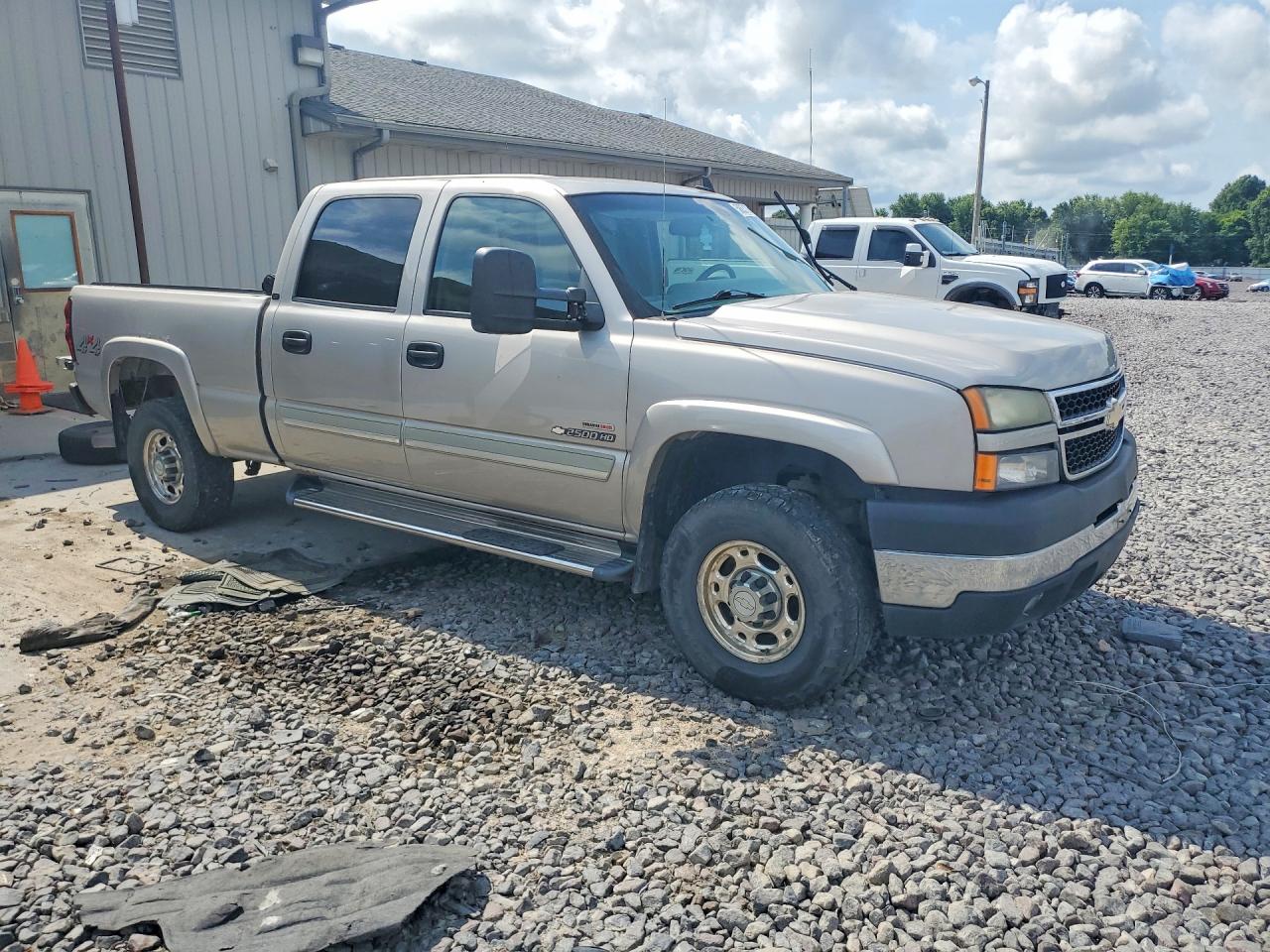 2006 Chevrolet Silverado Silver vin: 1GCHK23206F108937