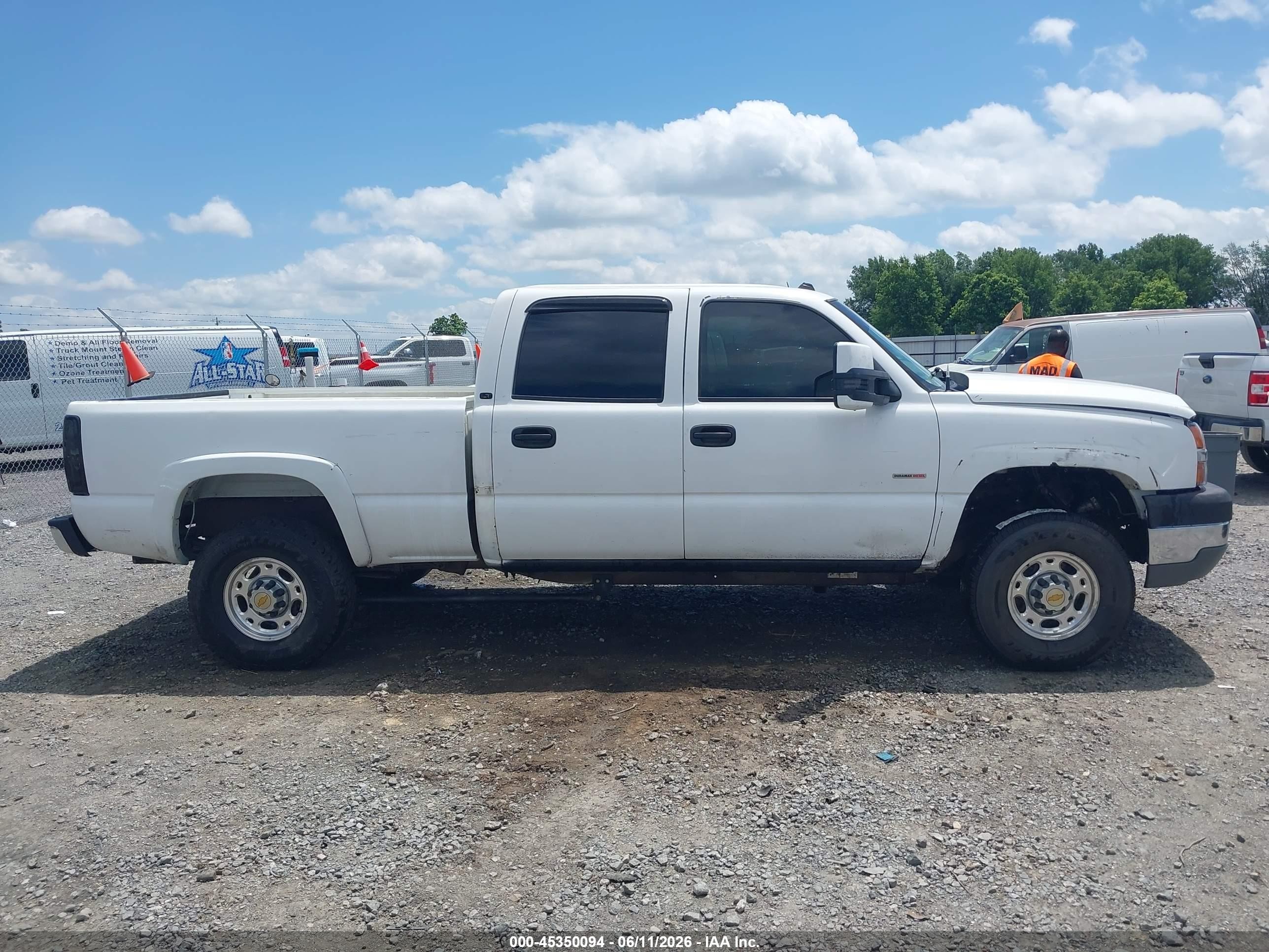 2005 Chevrolet Silverado 2500hd Lt White vin: 1GCHK23225F845569