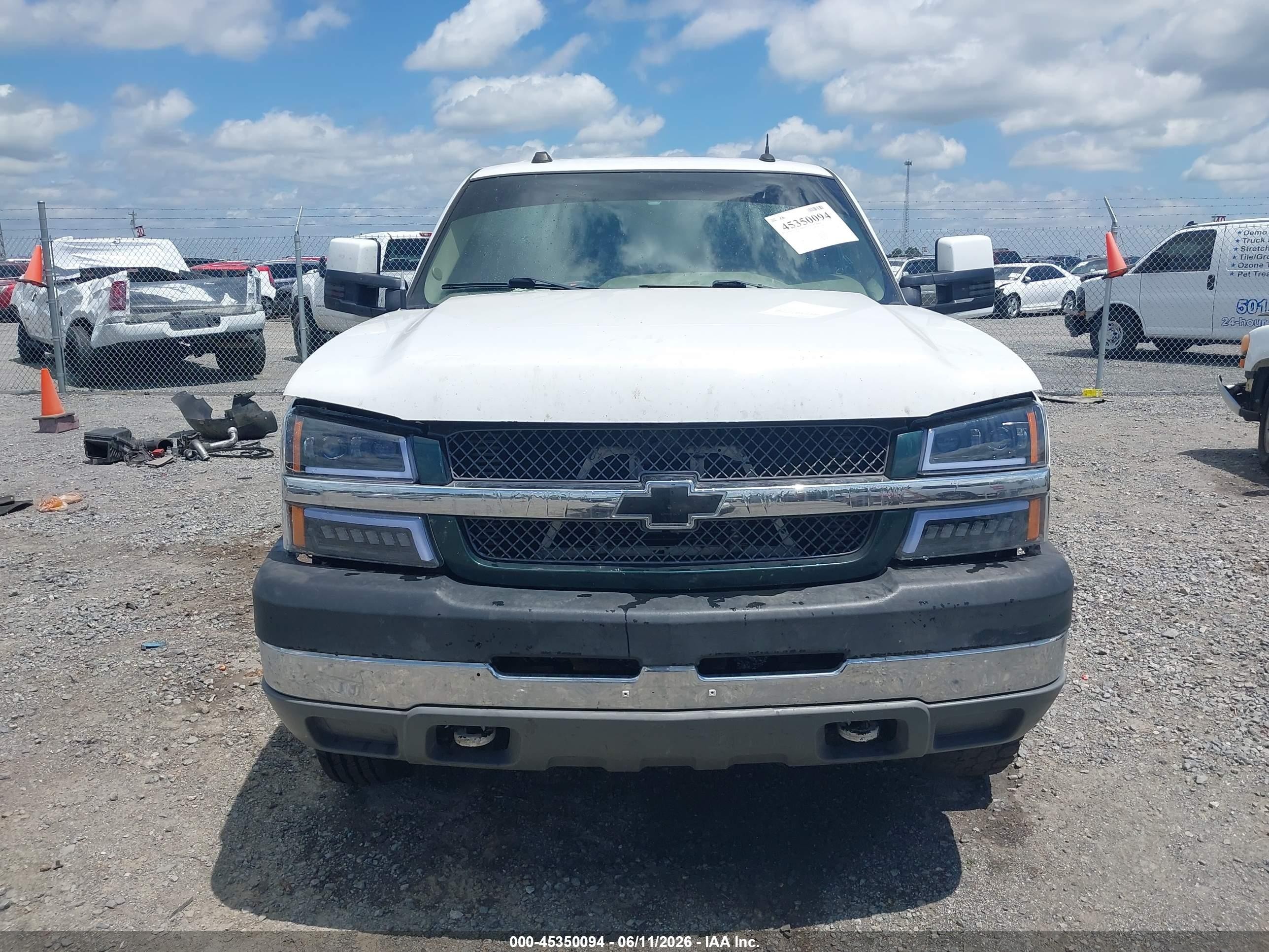 2005 Chevrolet Silverado 2500hd Lt White vin: 1GCHK23225F845569