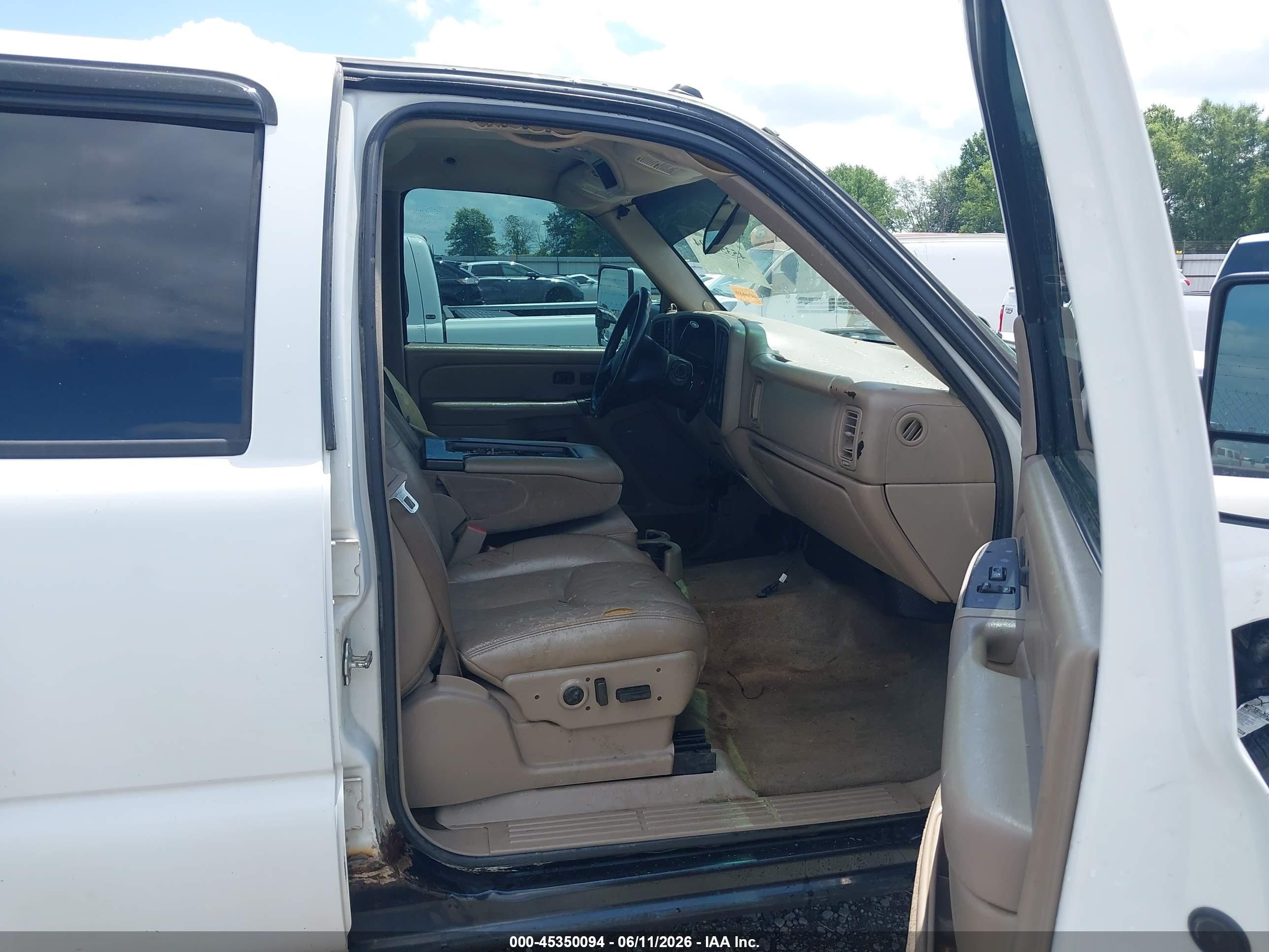 2005 Chevrolet Silverado 2500hd Lt White vin: 1GCHK23225F845569
