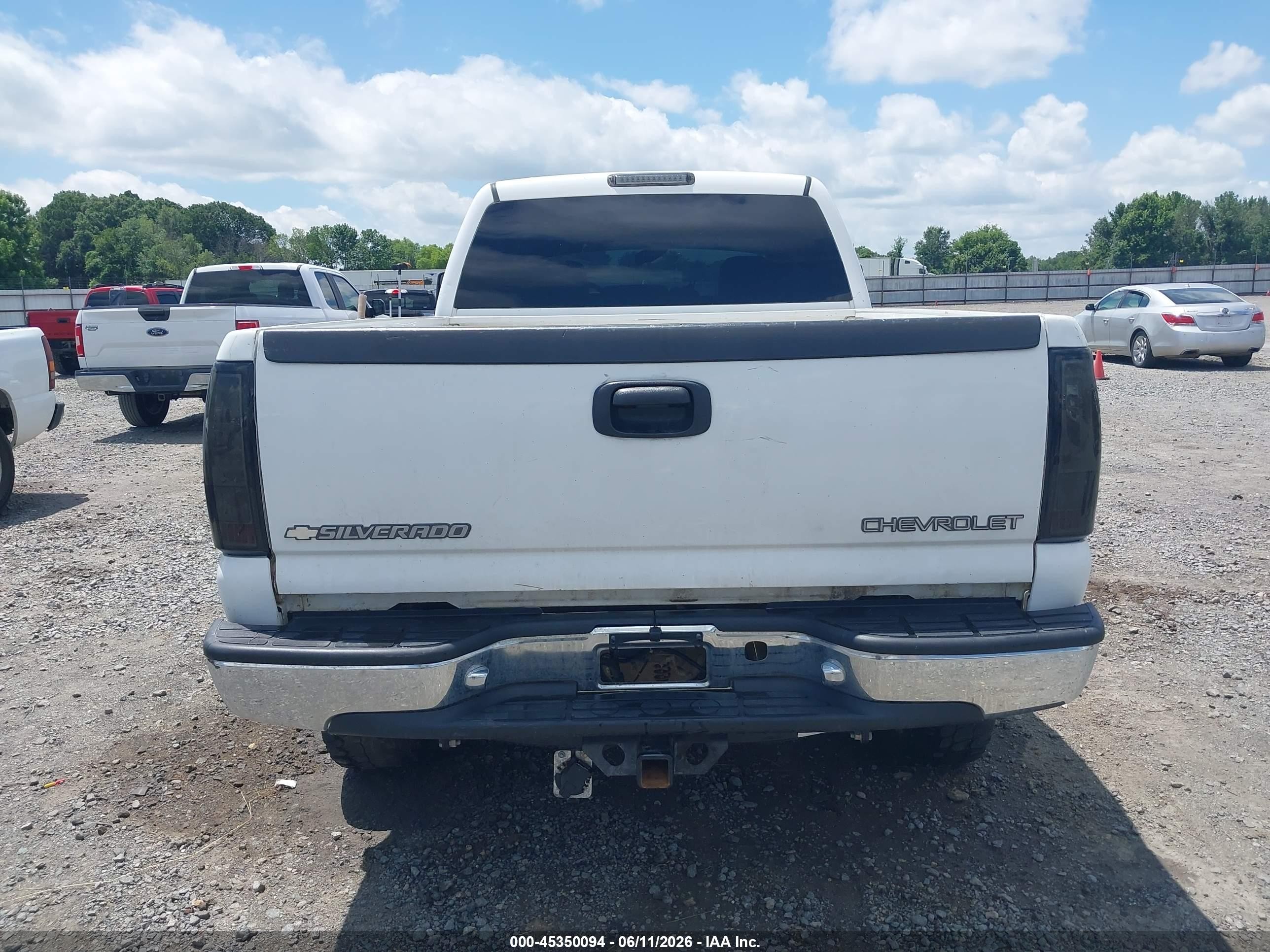 2005 Chevrolet Silverado 2500hd Lt White vin: 1GCHK23225F845569