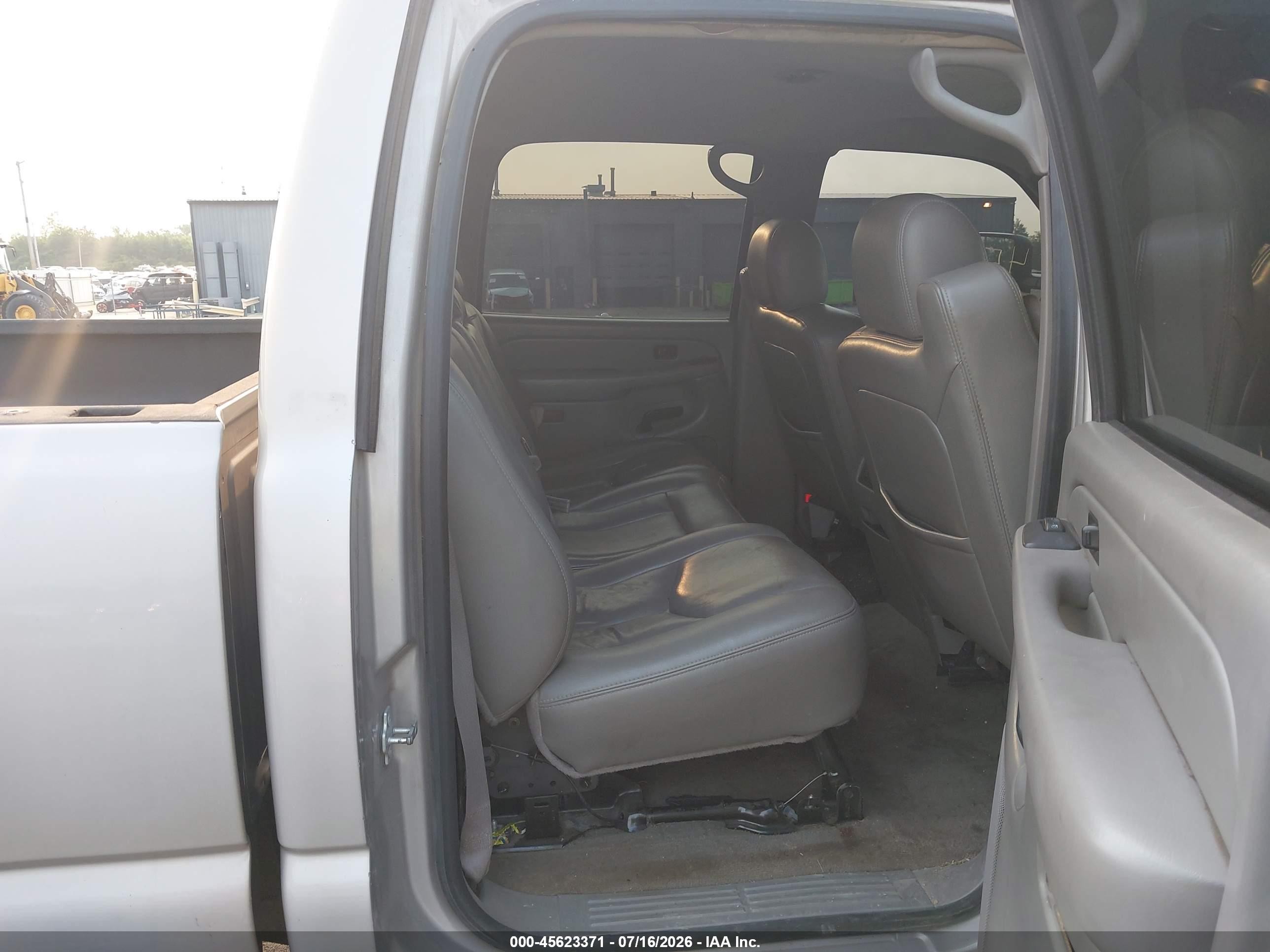 2005 Chevrolet Silverado 2500hd Lt Желто-коричневый vin: 1GCHK23275F800160