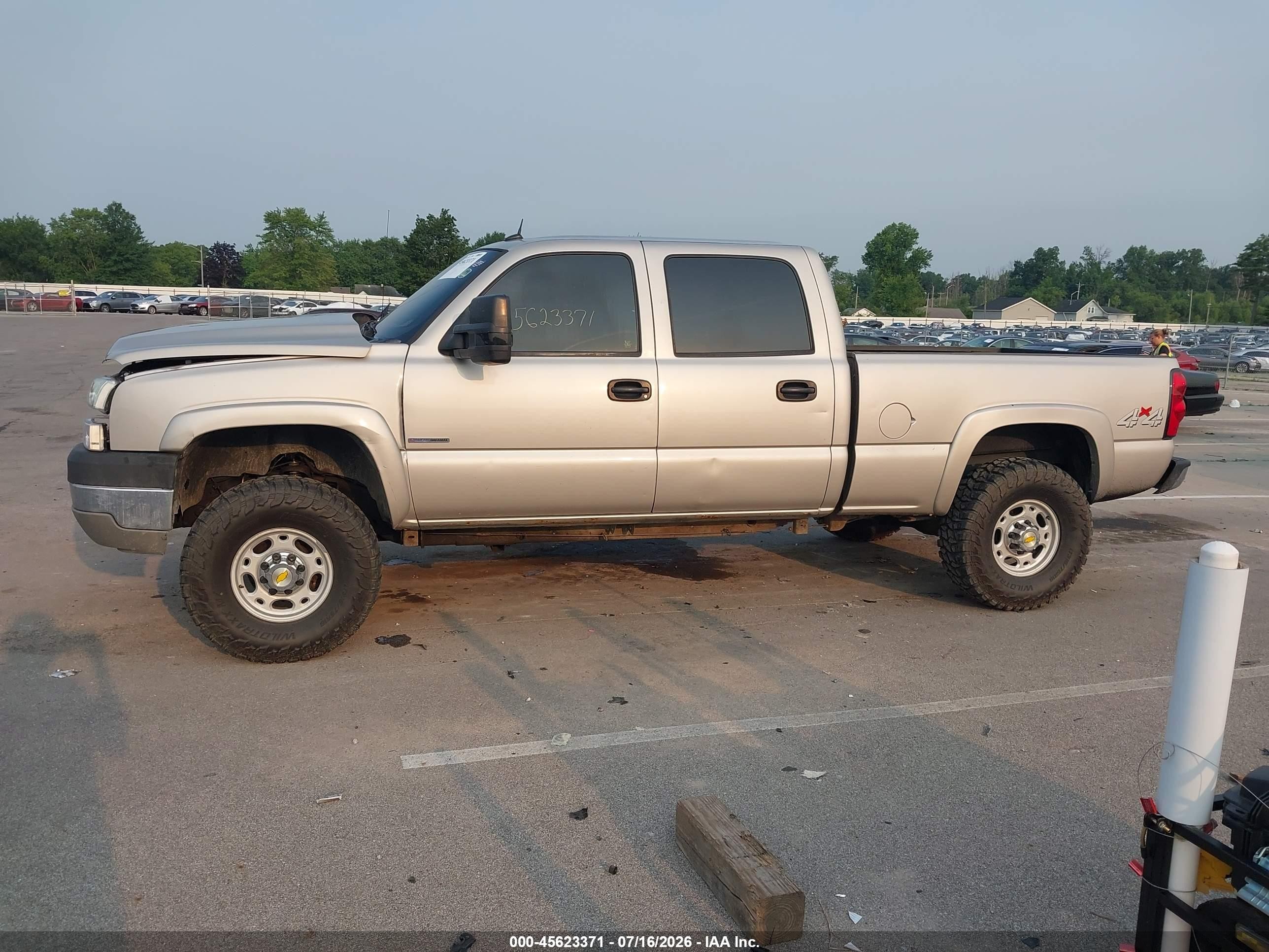 2005 Chevrolet Silverado 2500hd Lt Желто-коричневый vin: 1GCHK23275F800160