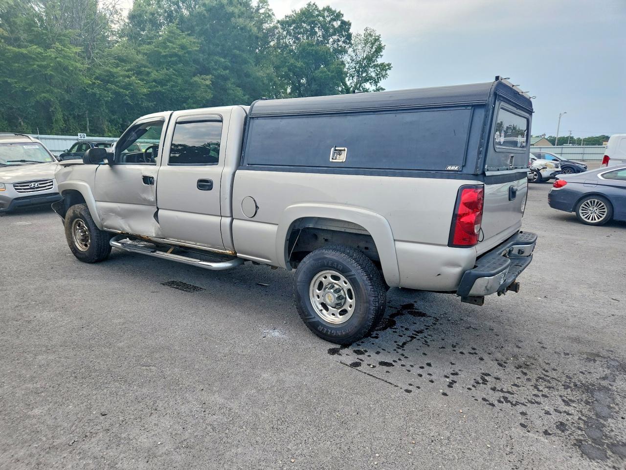 2004 Chevrolet Silverado K2500 Heavy Duty Tan vin: 1GCHK23284F193426