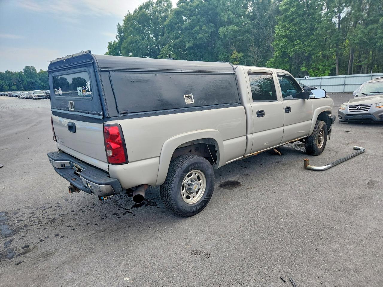 2004 Chevrolet Silverado K2500 Heavy Duty Tan vin: 1GCHK23284F193426