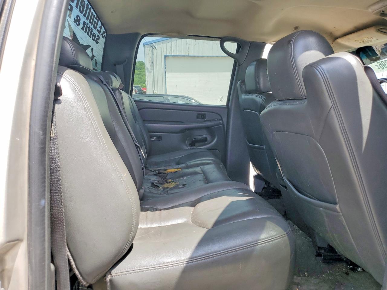 2004 Chevrolet Silverado K2500 Heavy Duty Gold vin: 1GCHK232X4F191158