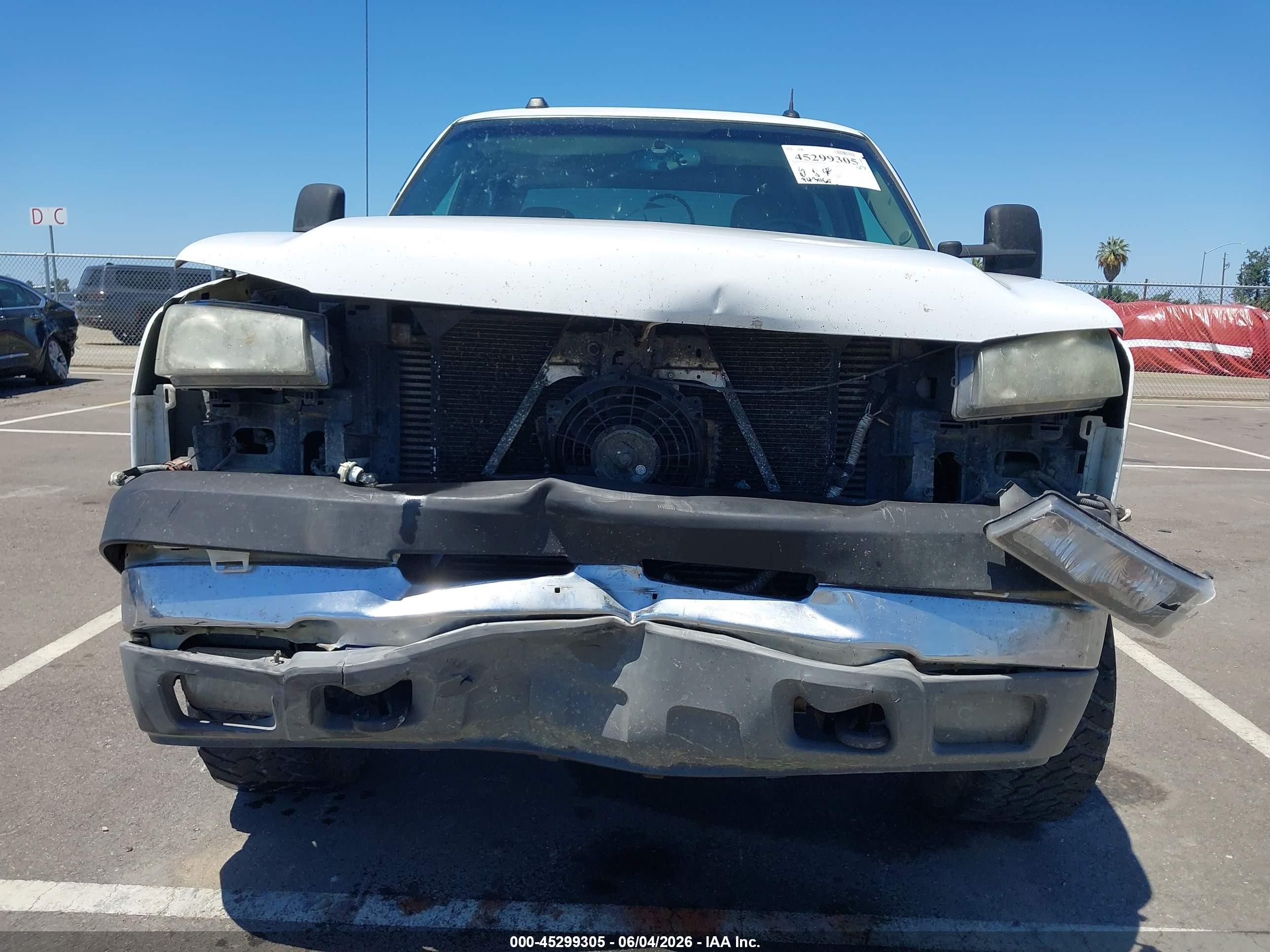 2005 Chevrolet Silverado 2500hd Lt Белый vin: 1GCHK232X5F841978