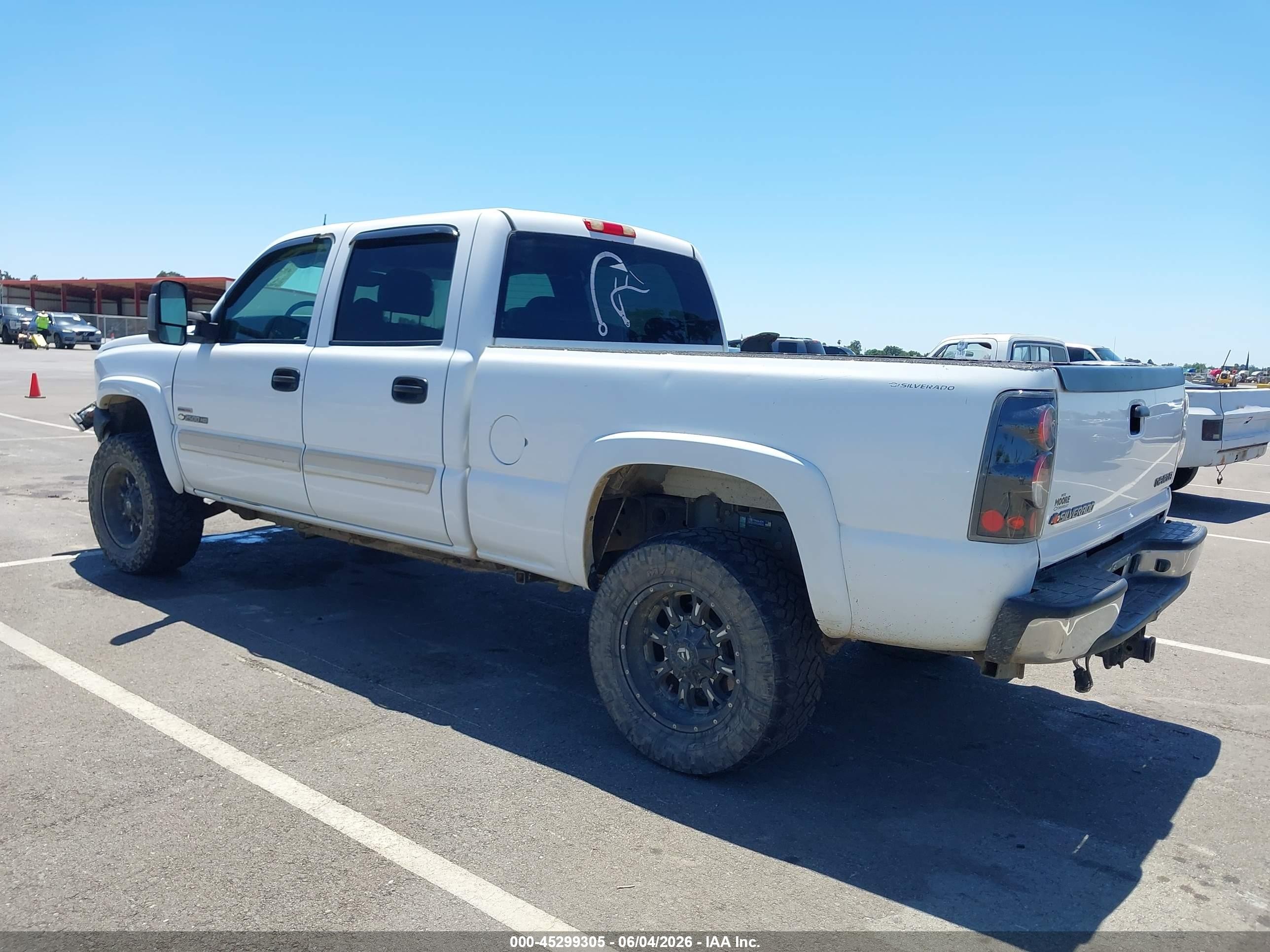 2005 Chevrolet Silverado 2500hd Lt Белый vin: 1GCHK232X5F841978