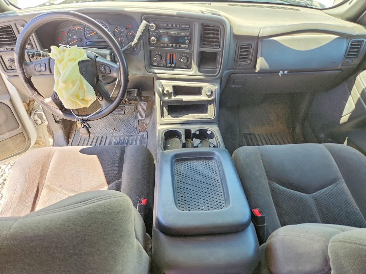2005 Chevrolet Silverado K2500 Heavy Duty White vin: 1GCHK232X5F900415