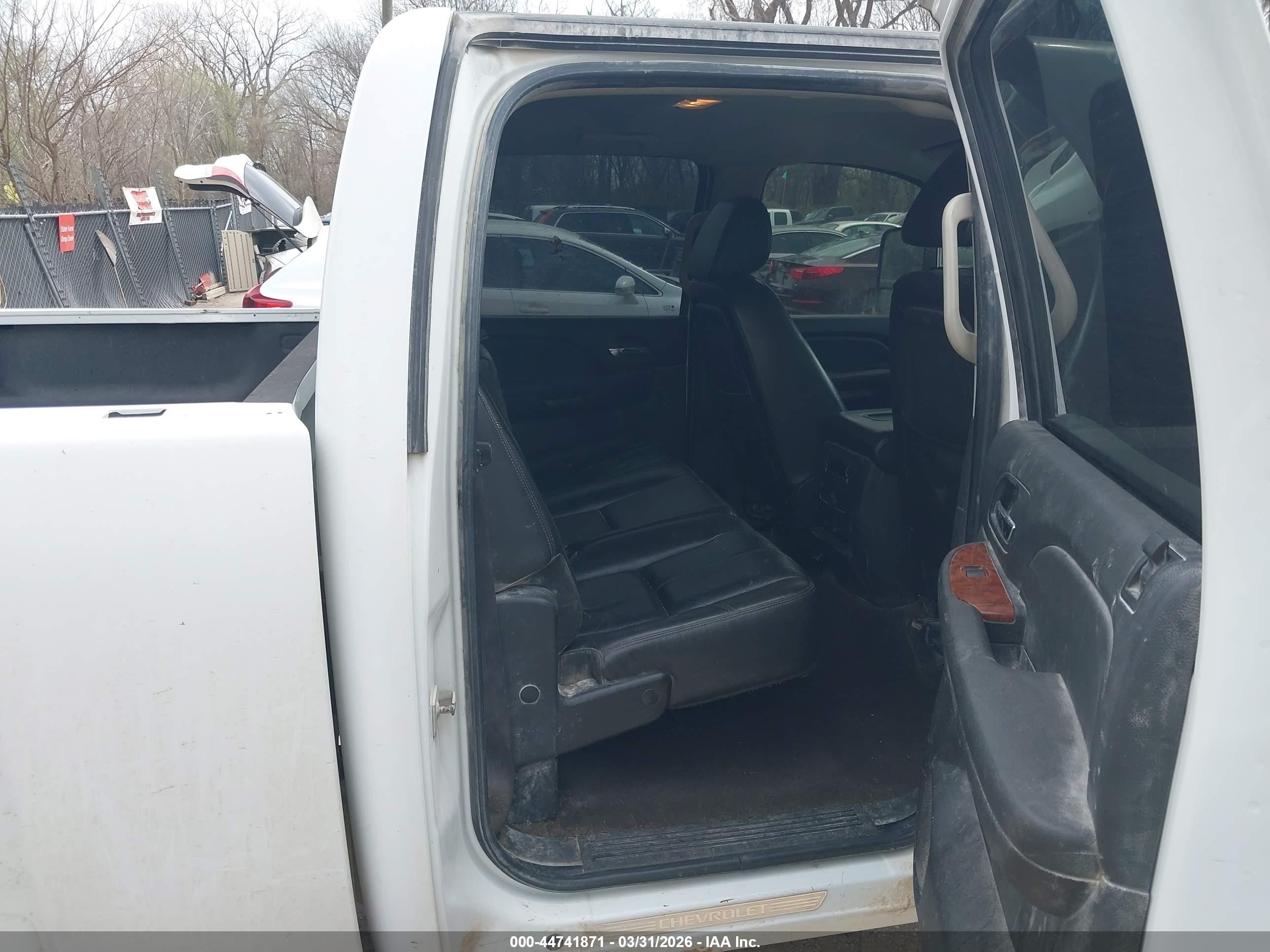 2008 Chevrolet Silverado 2500hd Ltz White vin: 1GCHK23608F219865