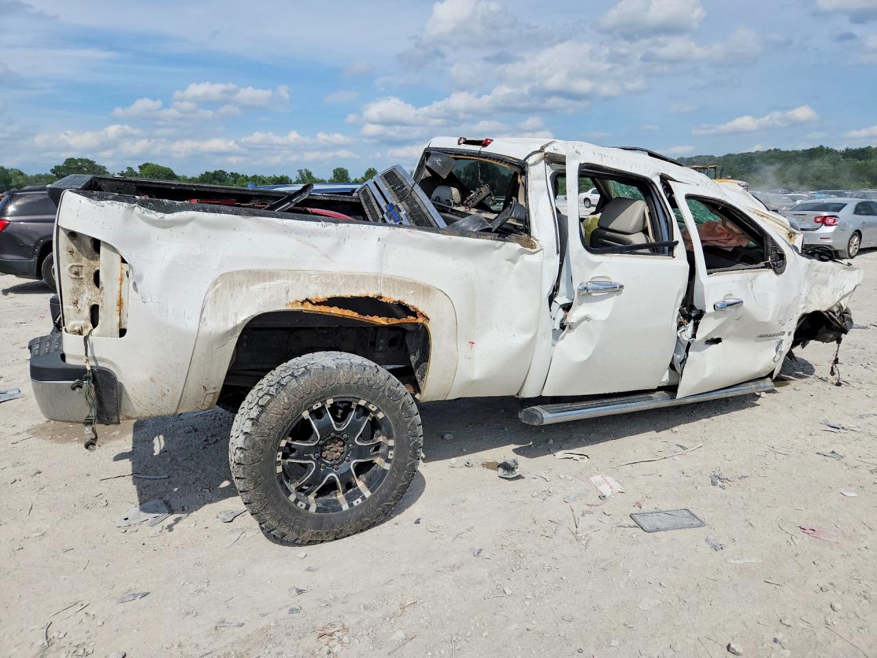 2008 Chevrolet Silverado K2500 Heavy Duty White vin: 1GCHK23618F106894