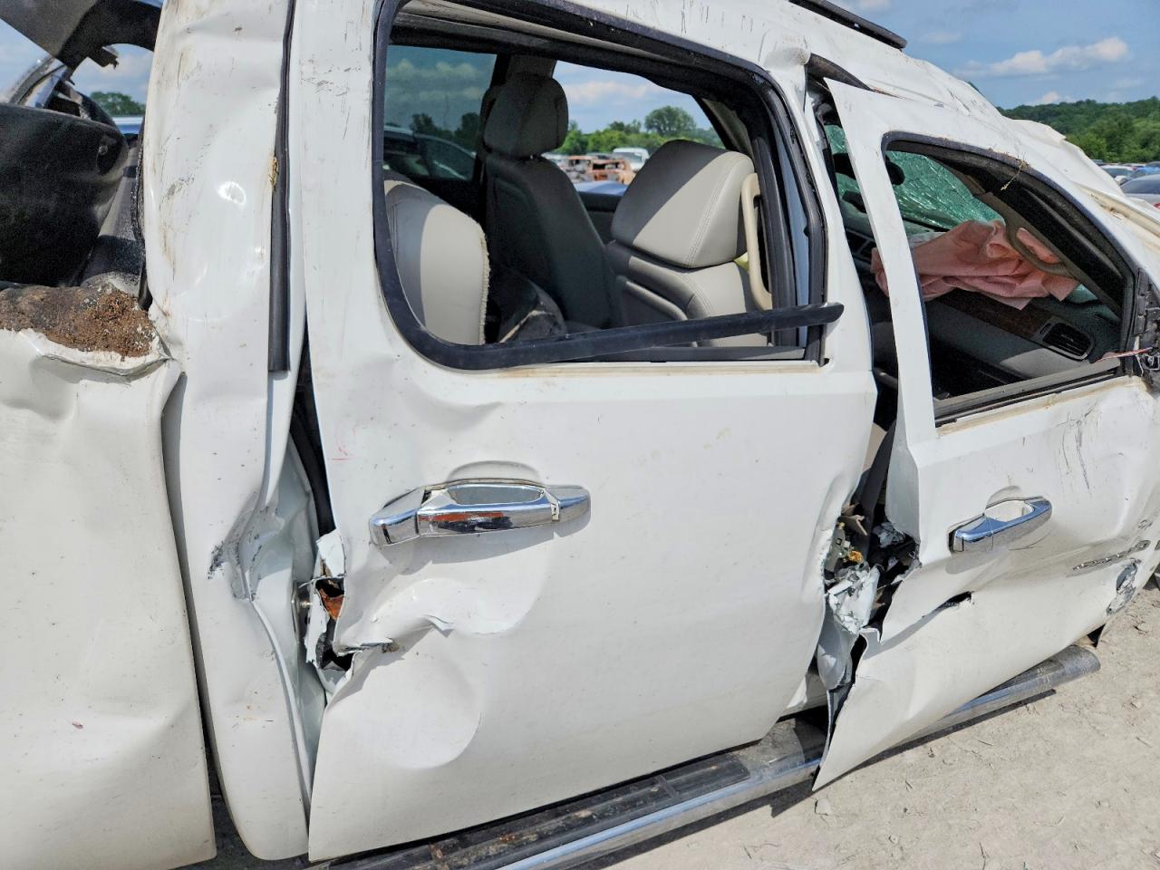 2008 Chevrolet Silverado K2500 Heavy Duty White vin: 1GCHK23618F106894
