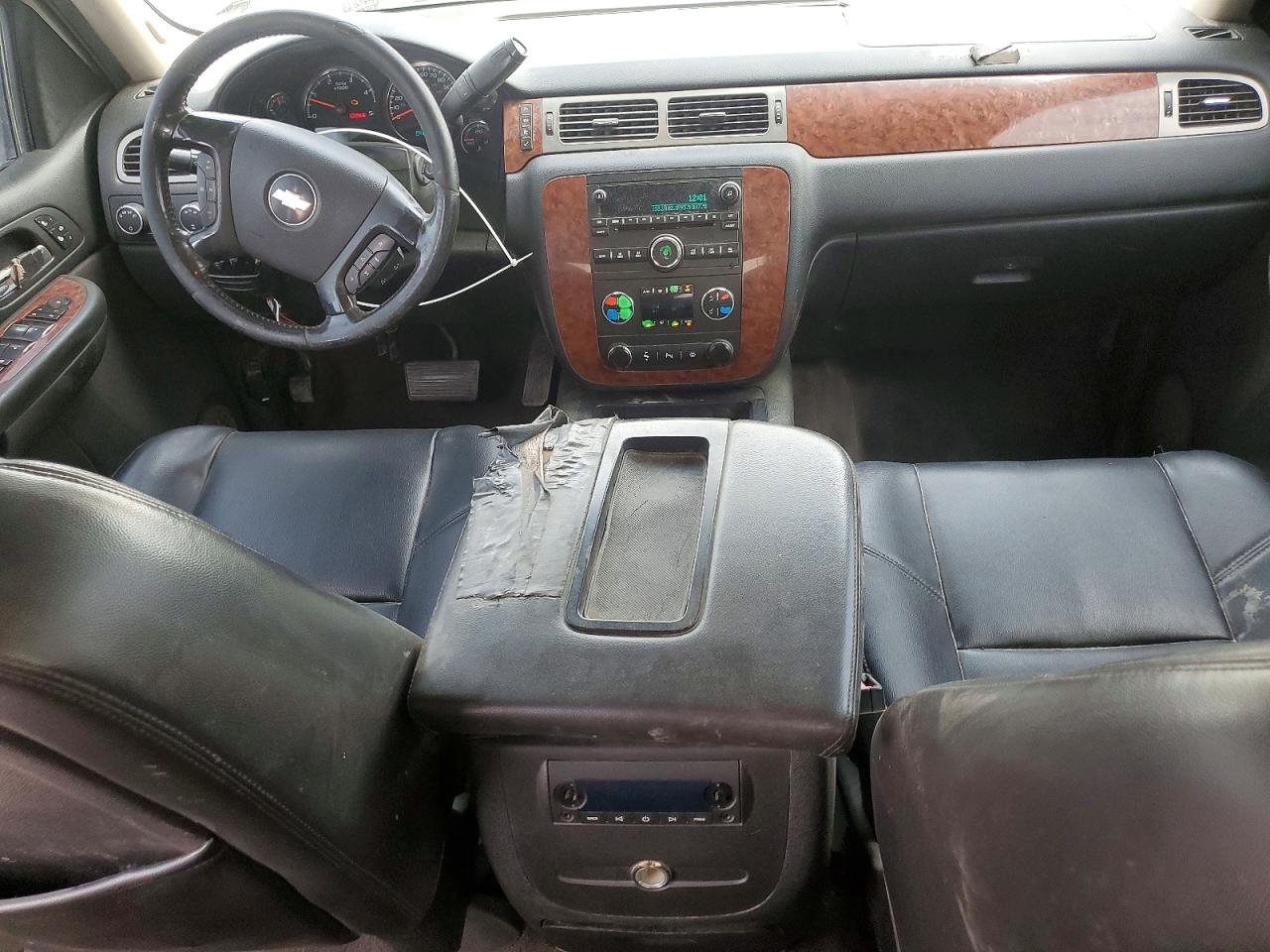 2008 Chevrolet Silverado K2500 Heavy Duty Silver vin: 1GCHK23628F211685