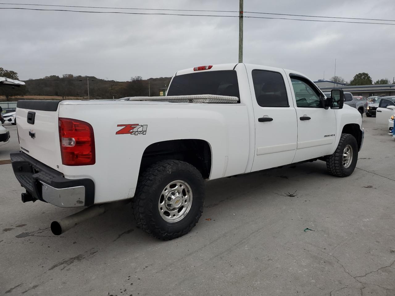 2008 Chevrolet Silverado K2500 Heavy Duty White vin: 1GCHK23658F125609