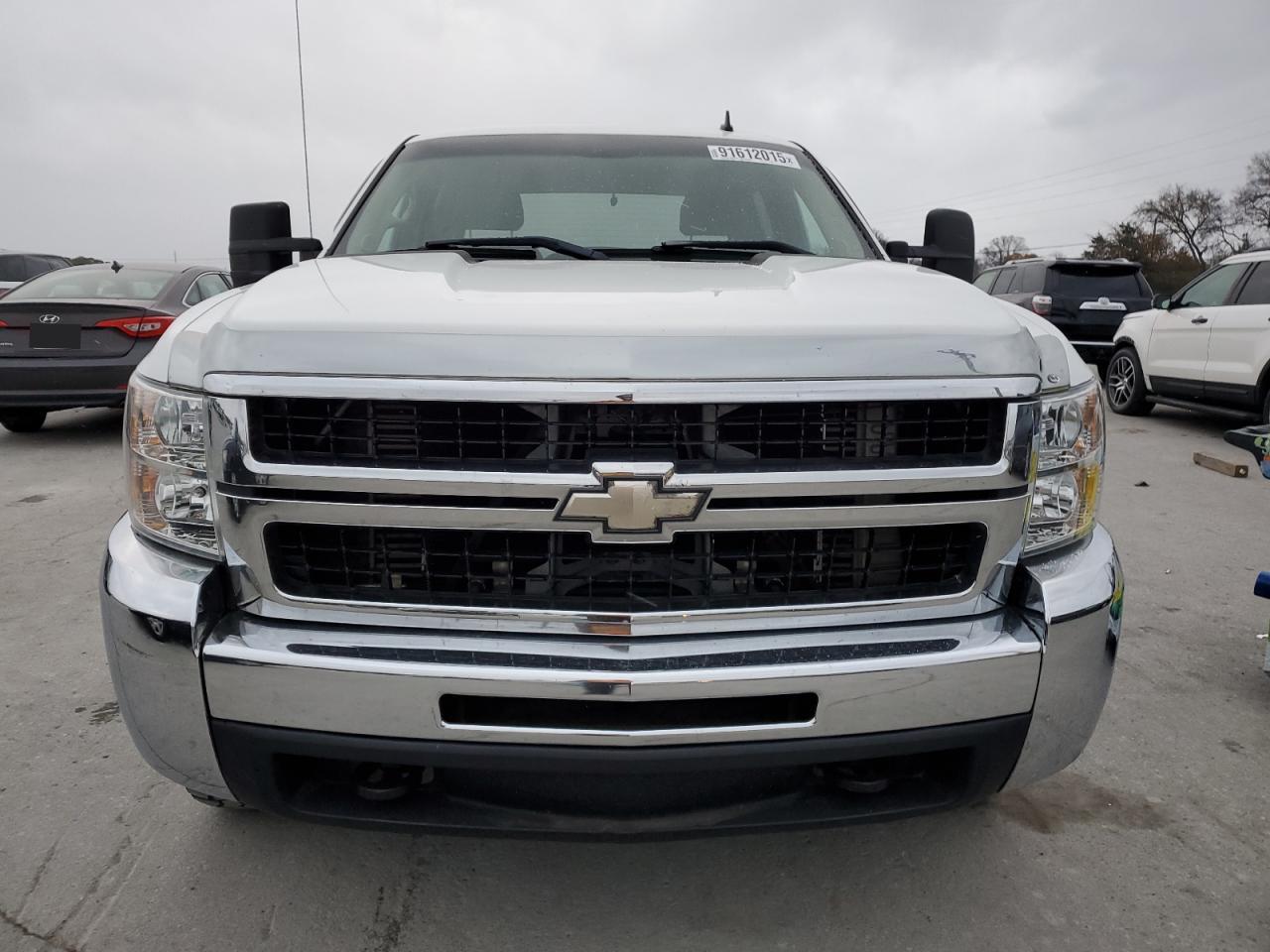 2008 Chevrolet Silverado K2500 Heavy Duty White vin: 1GCHK23658F125609