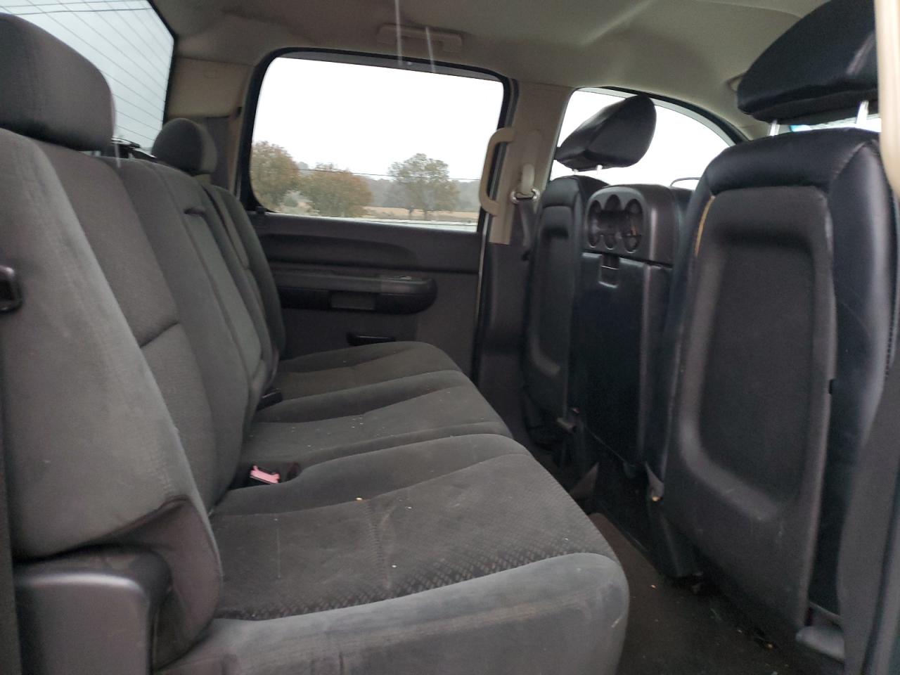 2008 Chevrolet Silverado K2500 Heavy Duty White vin: 1GCHK23658F125609