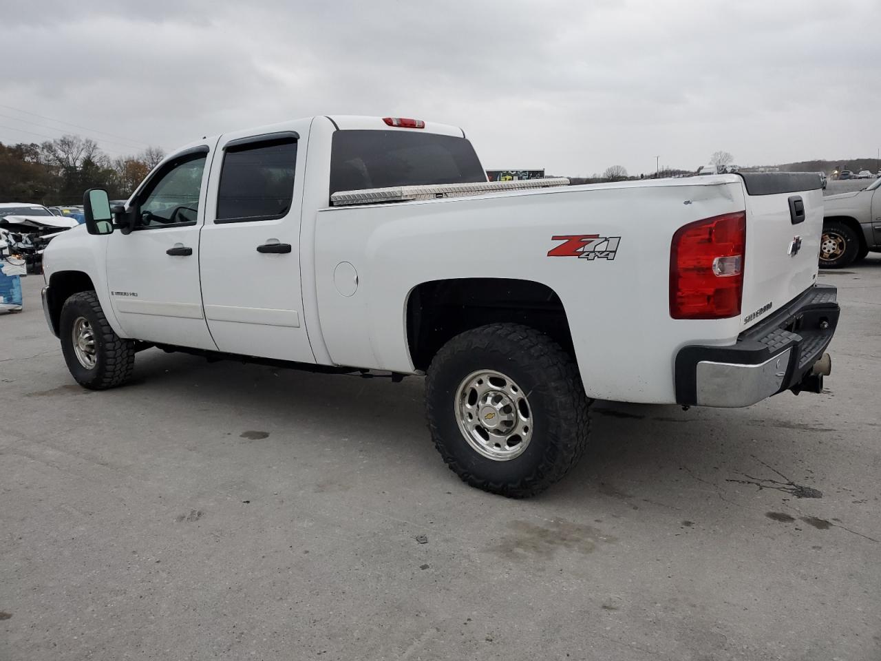 2008 Chevrolet Silverado K2500 Heavy Duty White vin: 1GCHK23658F125609
