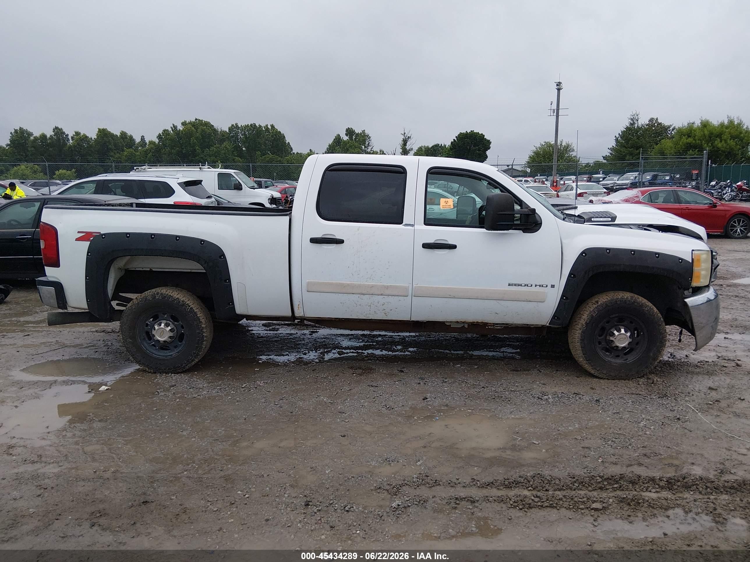 2007 Chevrolet Silverado 2500hd Lt1 White vin: 1GCHK23677F538761