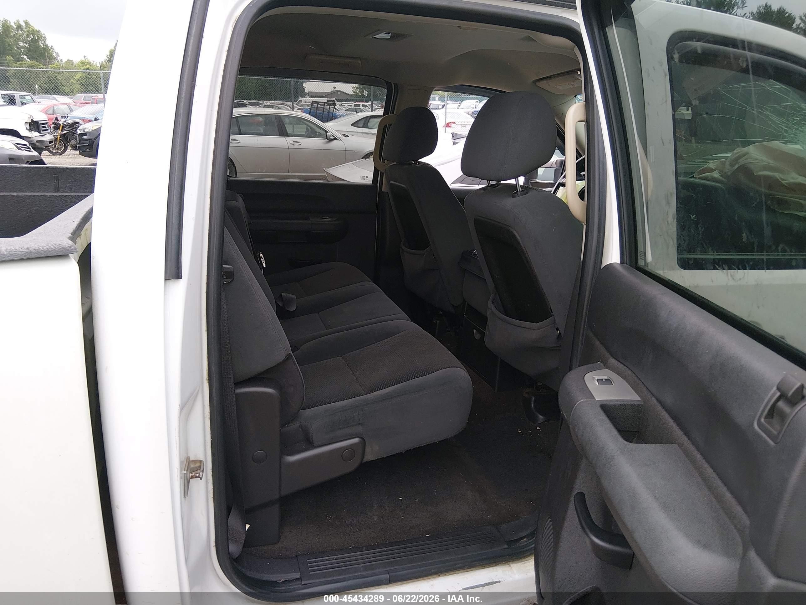 2007 Chevrolet Silverado 2500hd Lt1 White vin: 1GCHK23677F538761