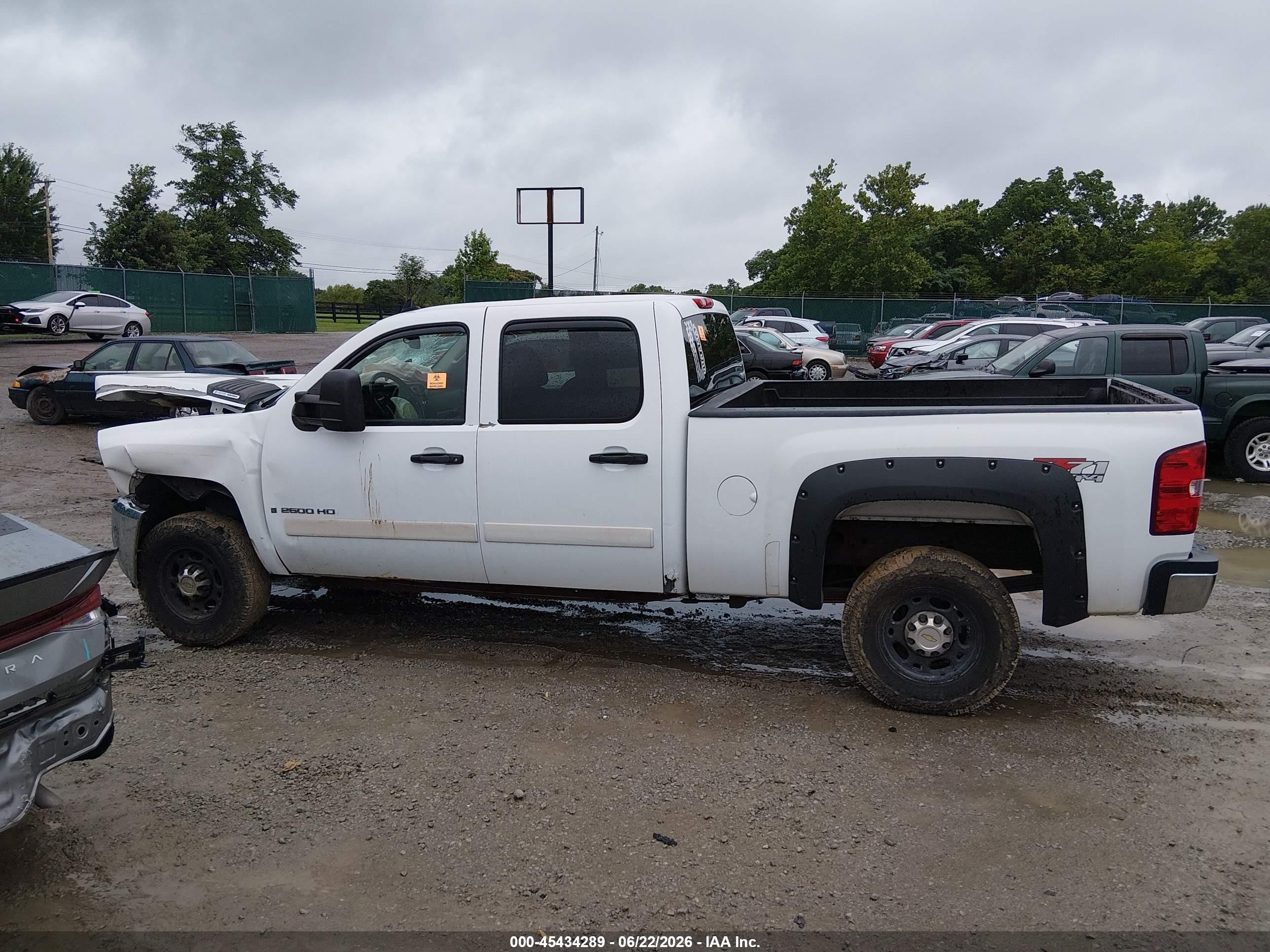 2007 Chevrolet Silverado 2500hd Lt1 White vin: 1GCHK23677F538761