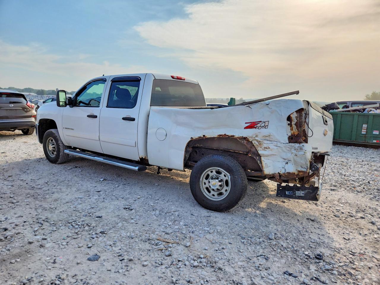 2008 Chevrolet Silverado K2500 Heavy Duty White vin: 1GCHK23678F108729