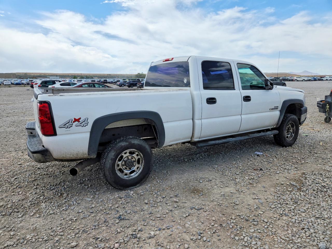 2007 Chevrolet Silverado K2500 Heavy Duty White vin: 1GCHK23D07F178022