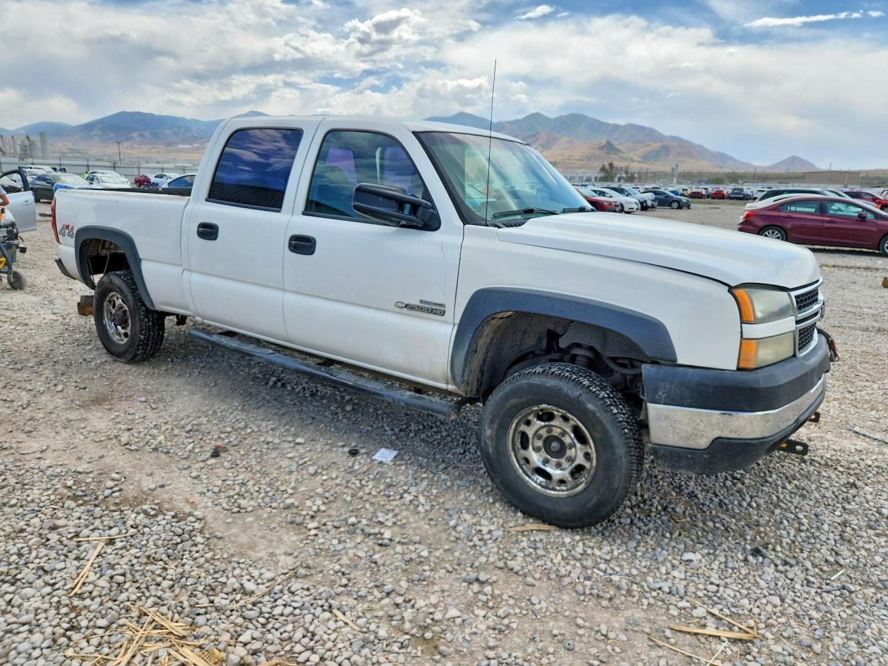 2007 Chevrolet Silverado K2500 Heavy Duty White vin: 1GCHK23D07F178022