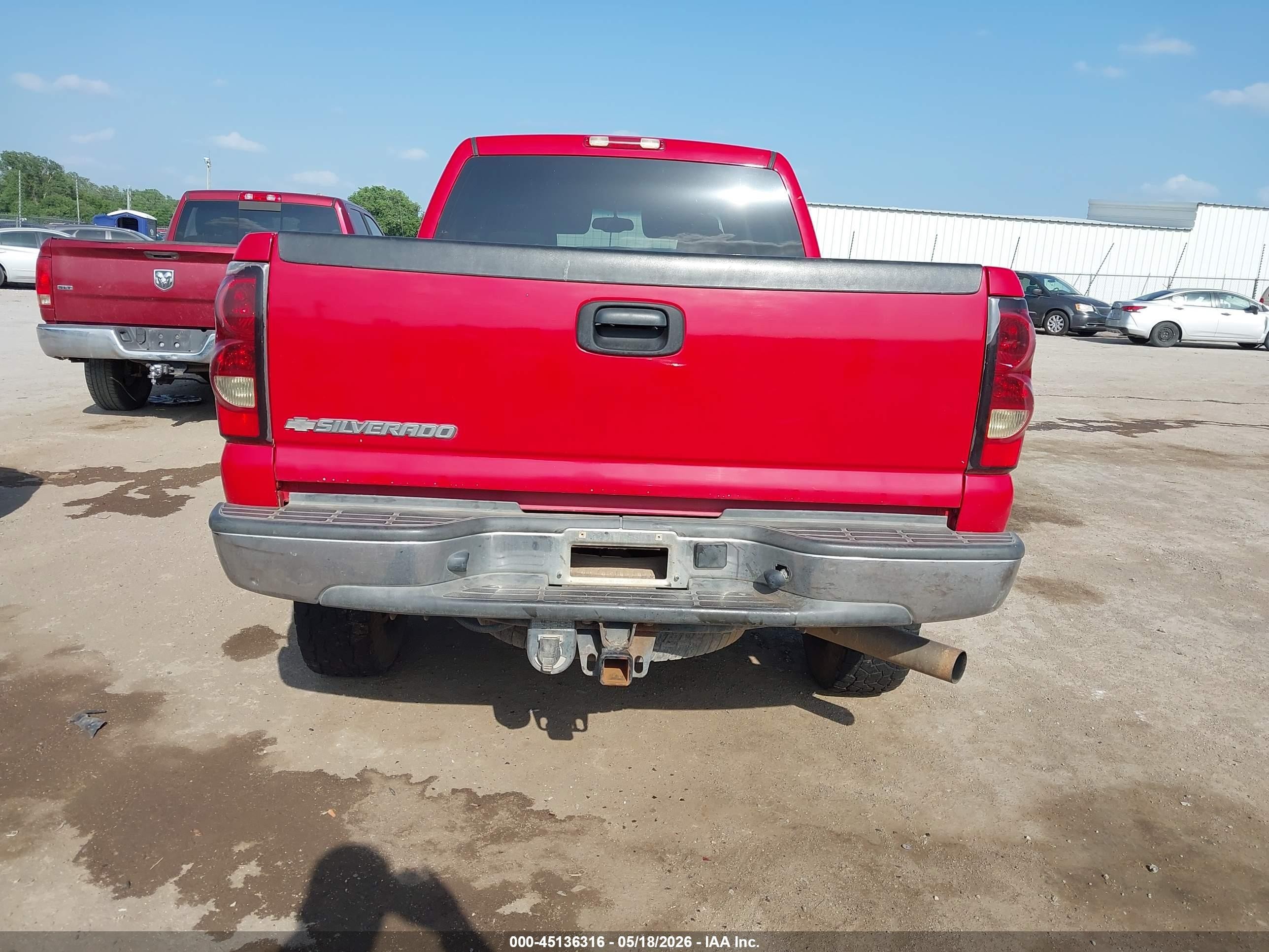 2007 Chevrolet Silverado 2500hd Classic Lt1 Red vin: 1GCHK23D27F141490