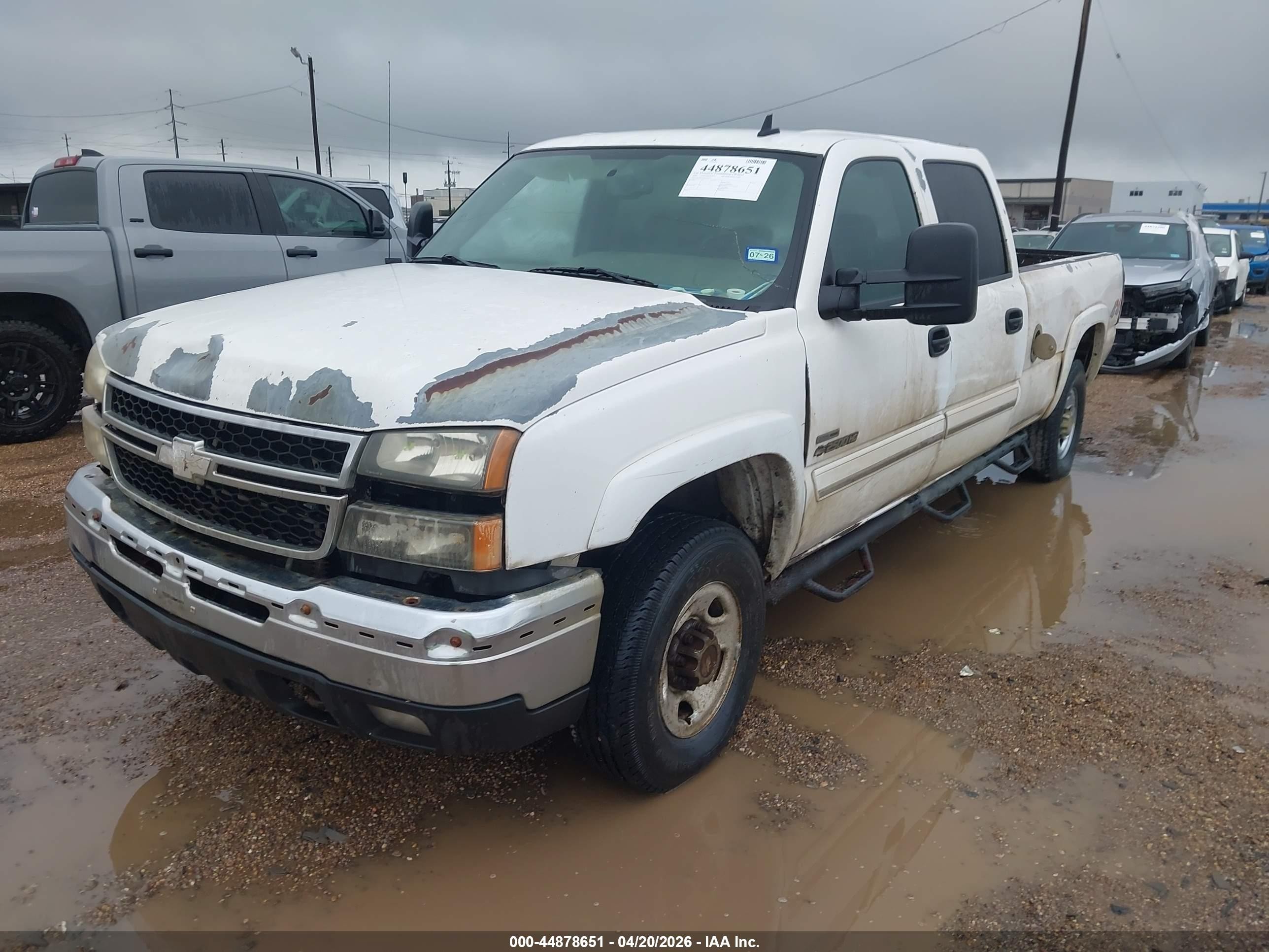 2006 Chevrolet Silverado 2500hd Lt2 White vin: 1GCHK23D46F259751