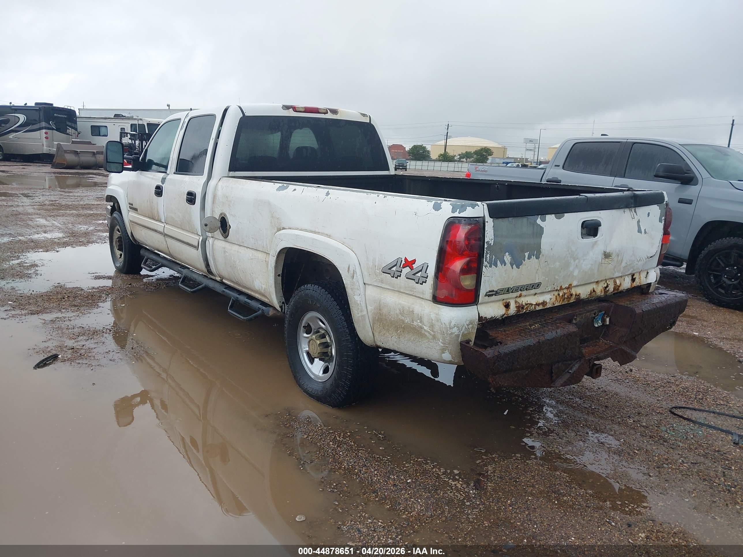 2006 Chevrolet Silverado 2500hd Lt2 White vin: 1GCHK23D46F259751