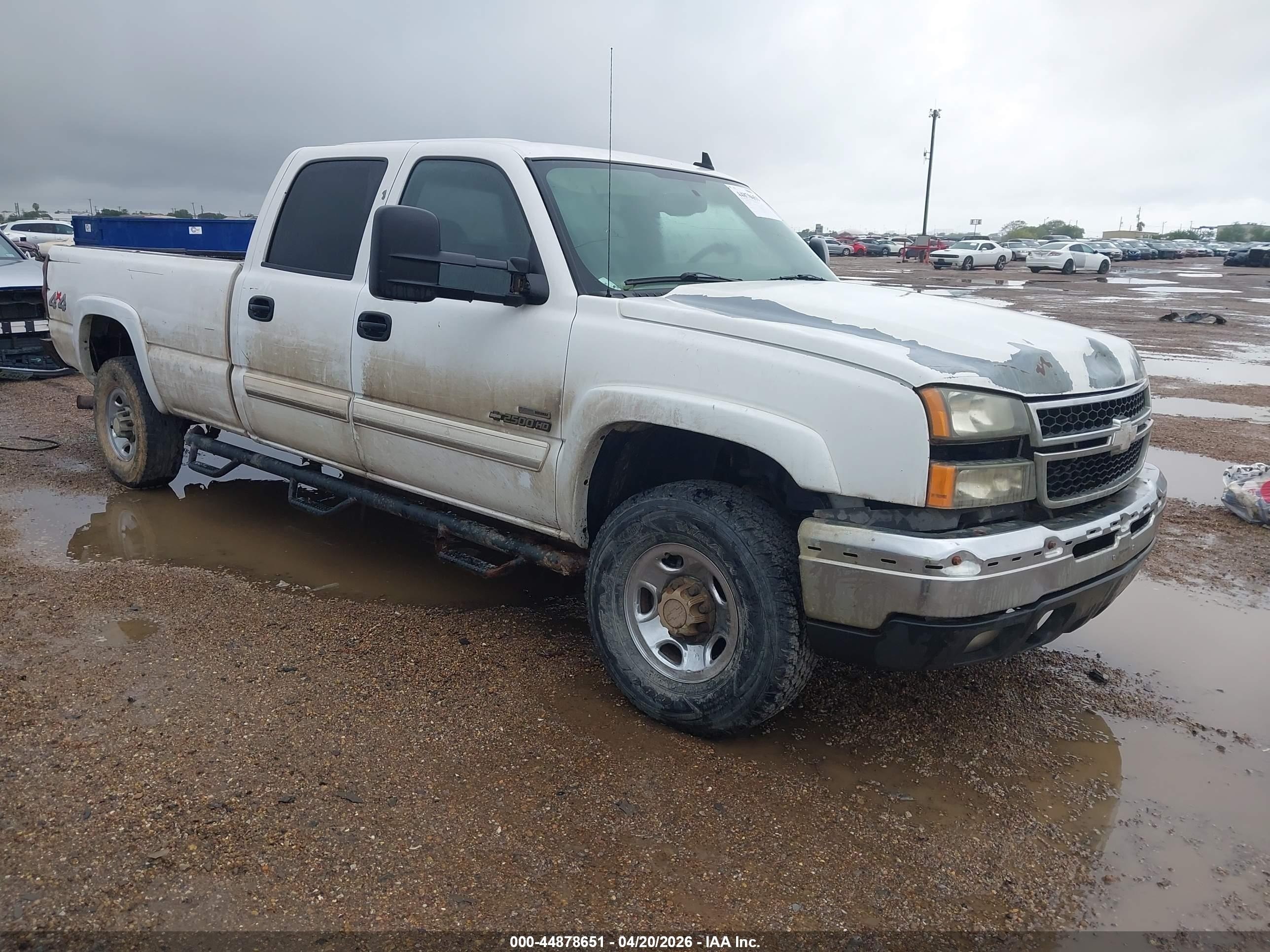 2006 Chevrolet Silverado 2500hd Lt2 White vin: 1GCHK23D46F259751