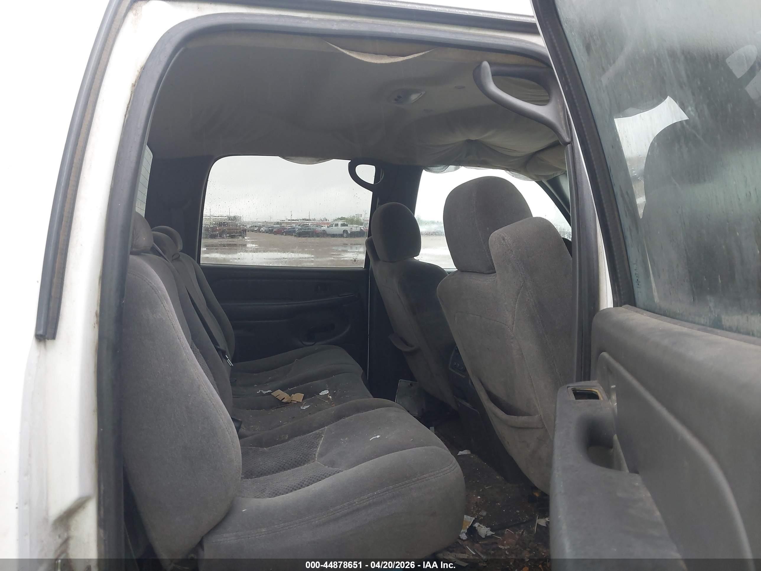 2006 Chevrolet Silverado 2500hd Lt2 White vin: 1GCHK23D46F259751