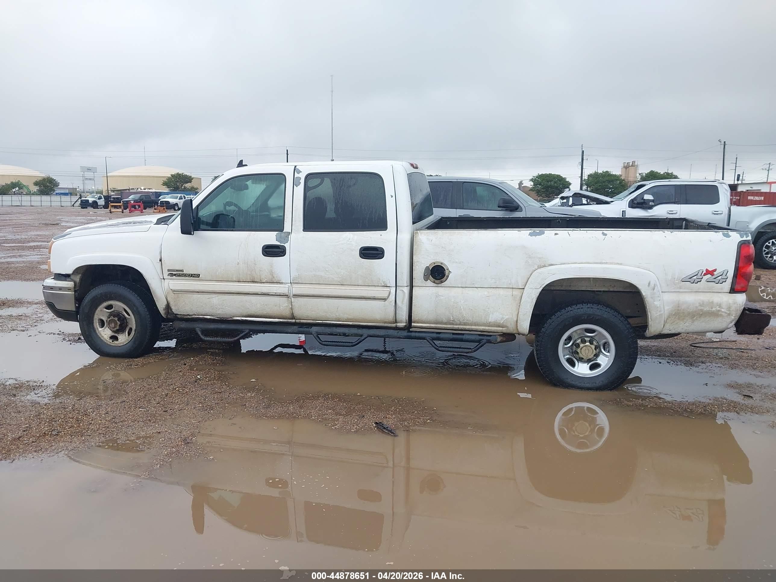 2006 Chevrolet Silverado 2500hd Lt2 White vin: 1GCHK23D46F259751