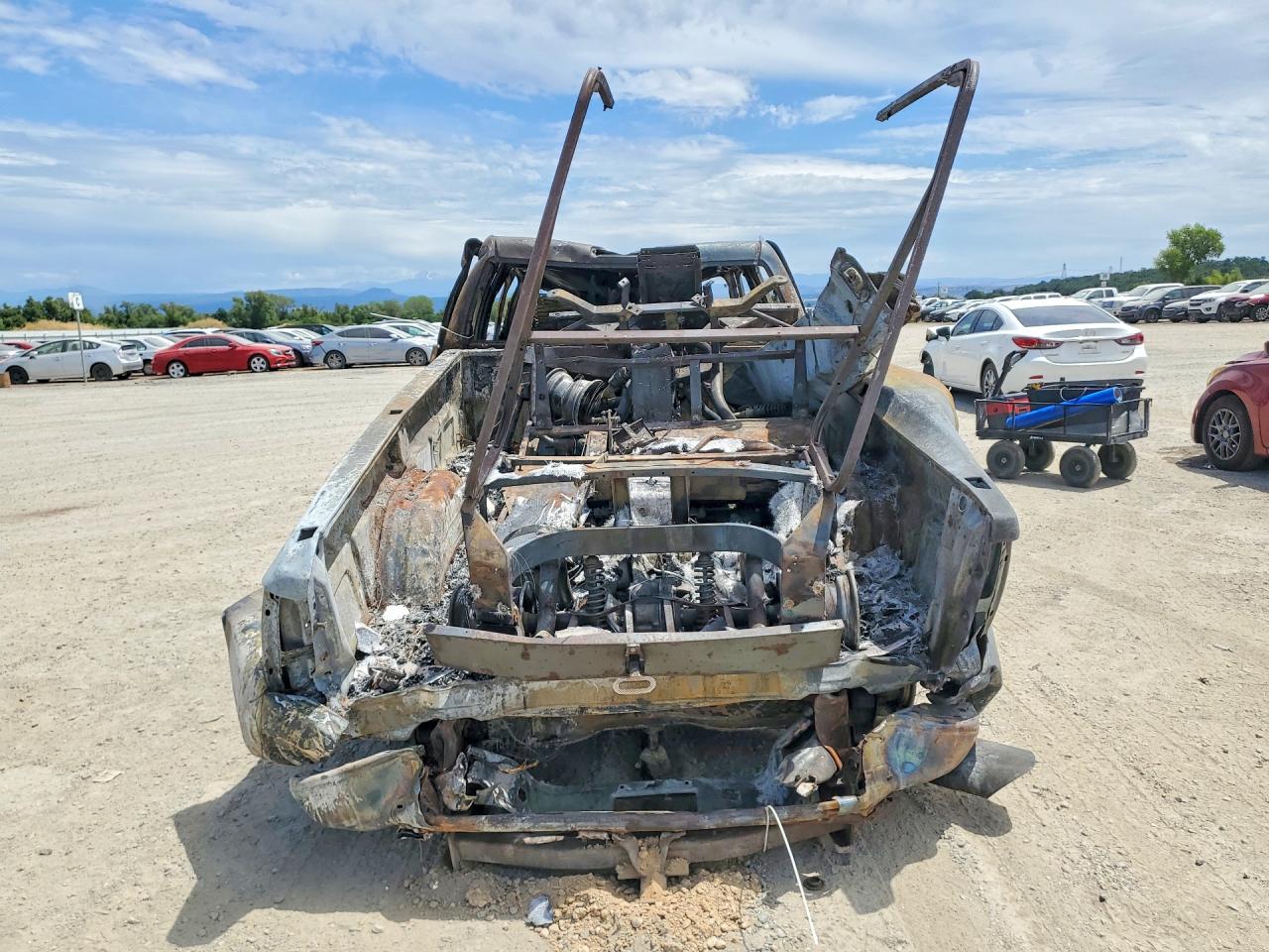 2006 Chevrolet Silverado K2500 Heavy Duty Burn vin: 1GCHK23D56F141336