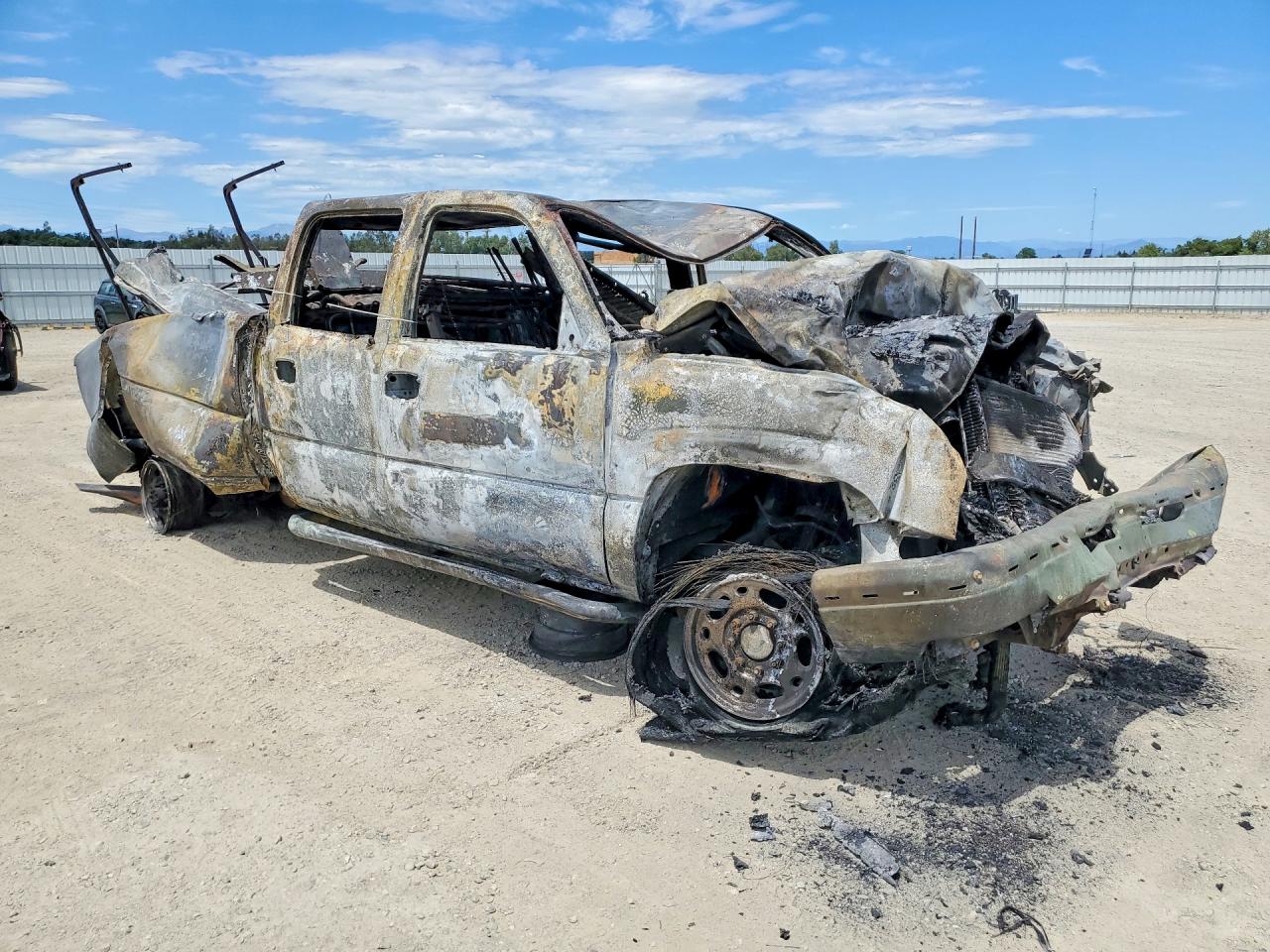 2006 Chevrolet Silverado K2500 Heavy Duty Burn vin: 1GCHK23D56F141336
