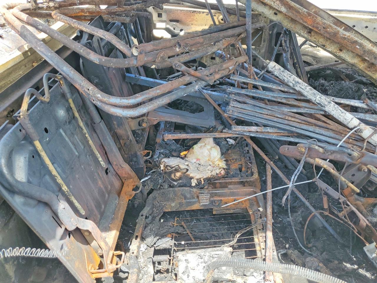 2006 Chevrolet Silverado K2500 Heavy Duty Burn vin: 1GCHK23D56F141336