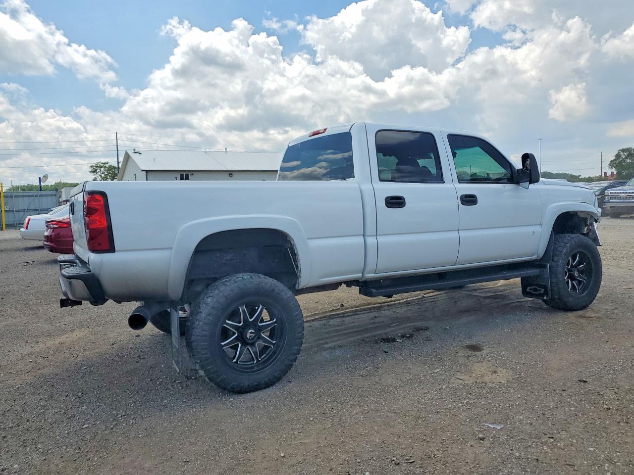 2007 Chevrolet Silverado K2500 Heavy Duty White vin: 1GCHK23D57F161698