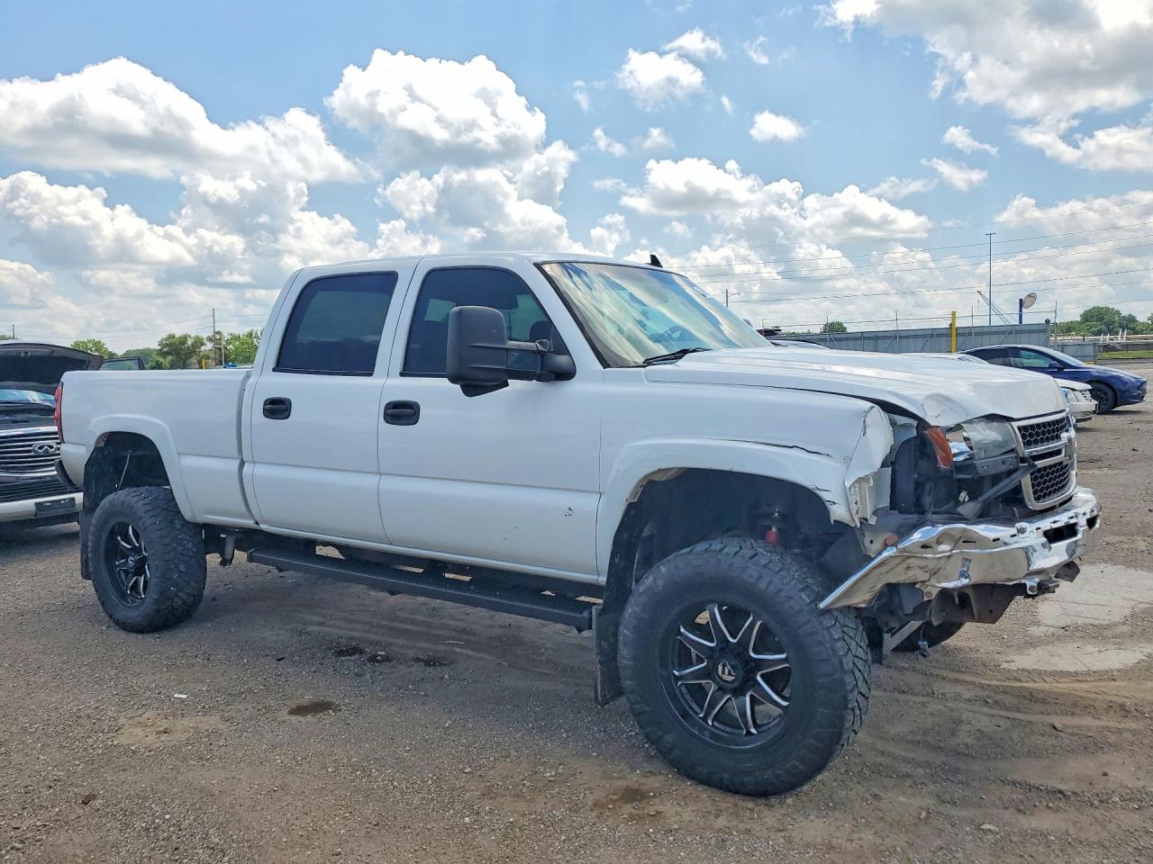 2007 Chevrolet Silverado K2500 Heavy Duty White vin: 1GCHK23D57F161698