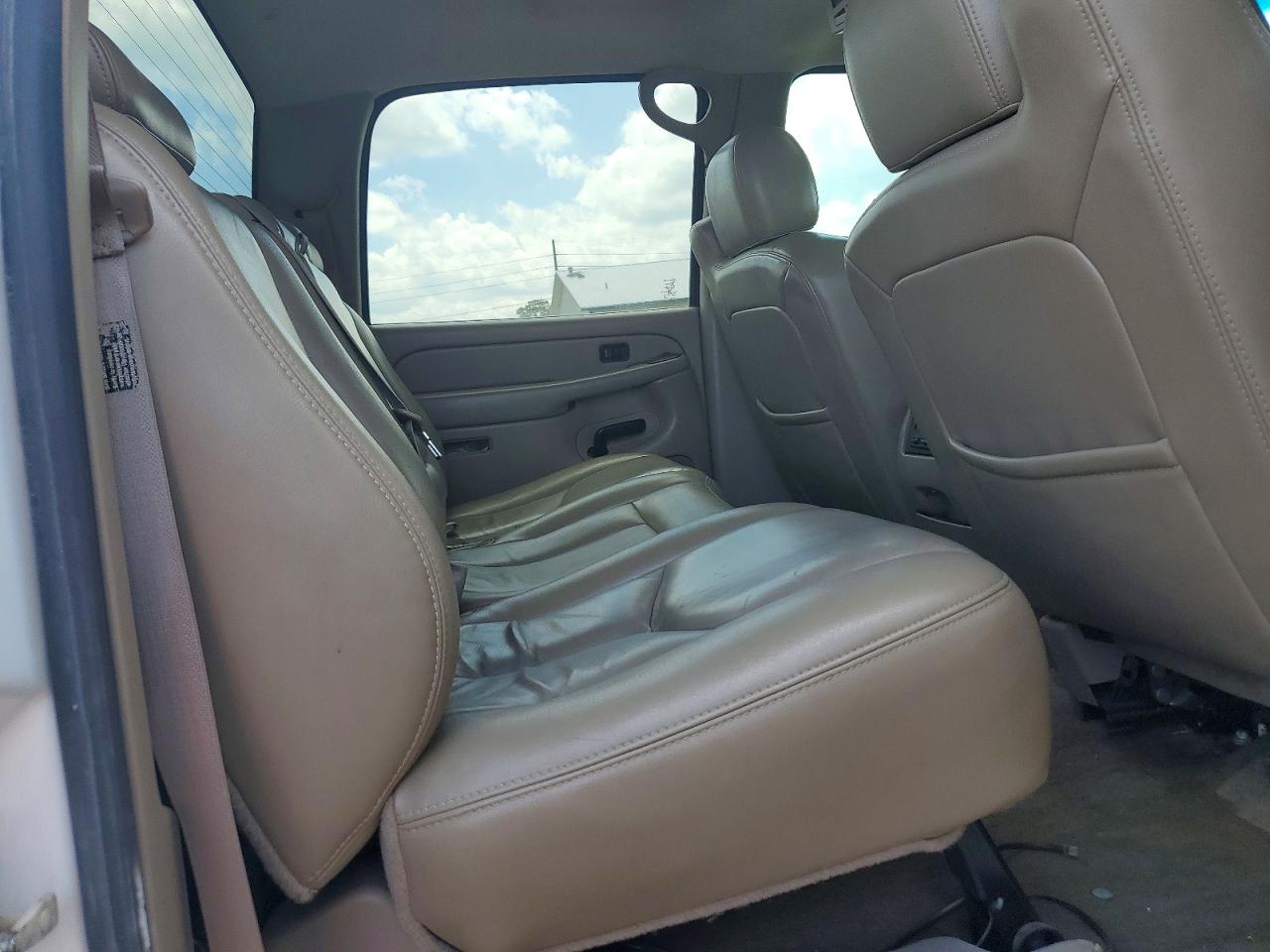 2007 Chevrolet Silverado K2500 Heavy Duty White vin: 1GCHK23D57F161698