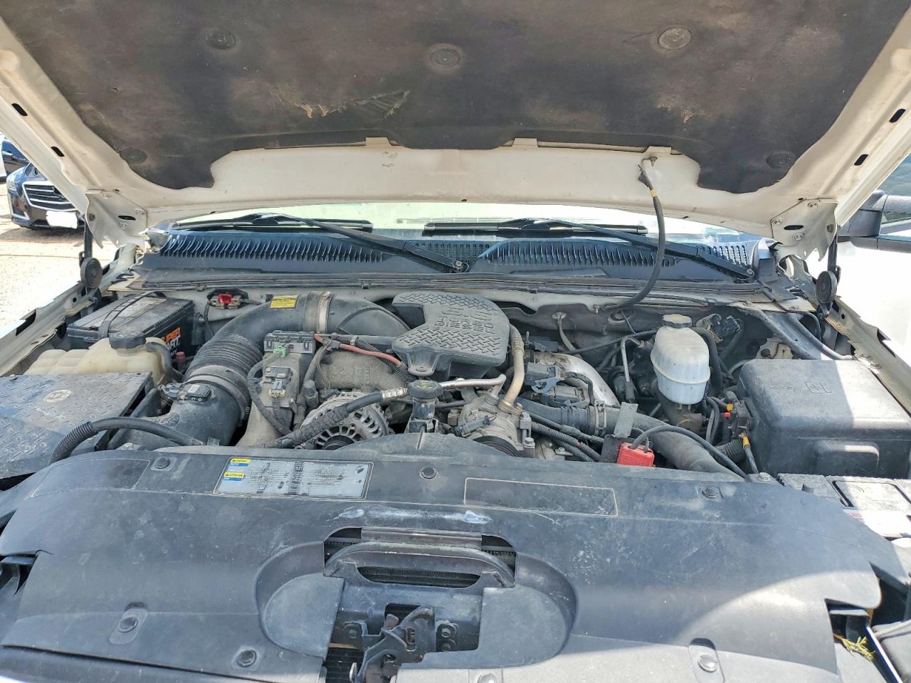 2007 Chevrolet Silverado K2500 Heavy Duty White vin: 1GCHK23D57F161698