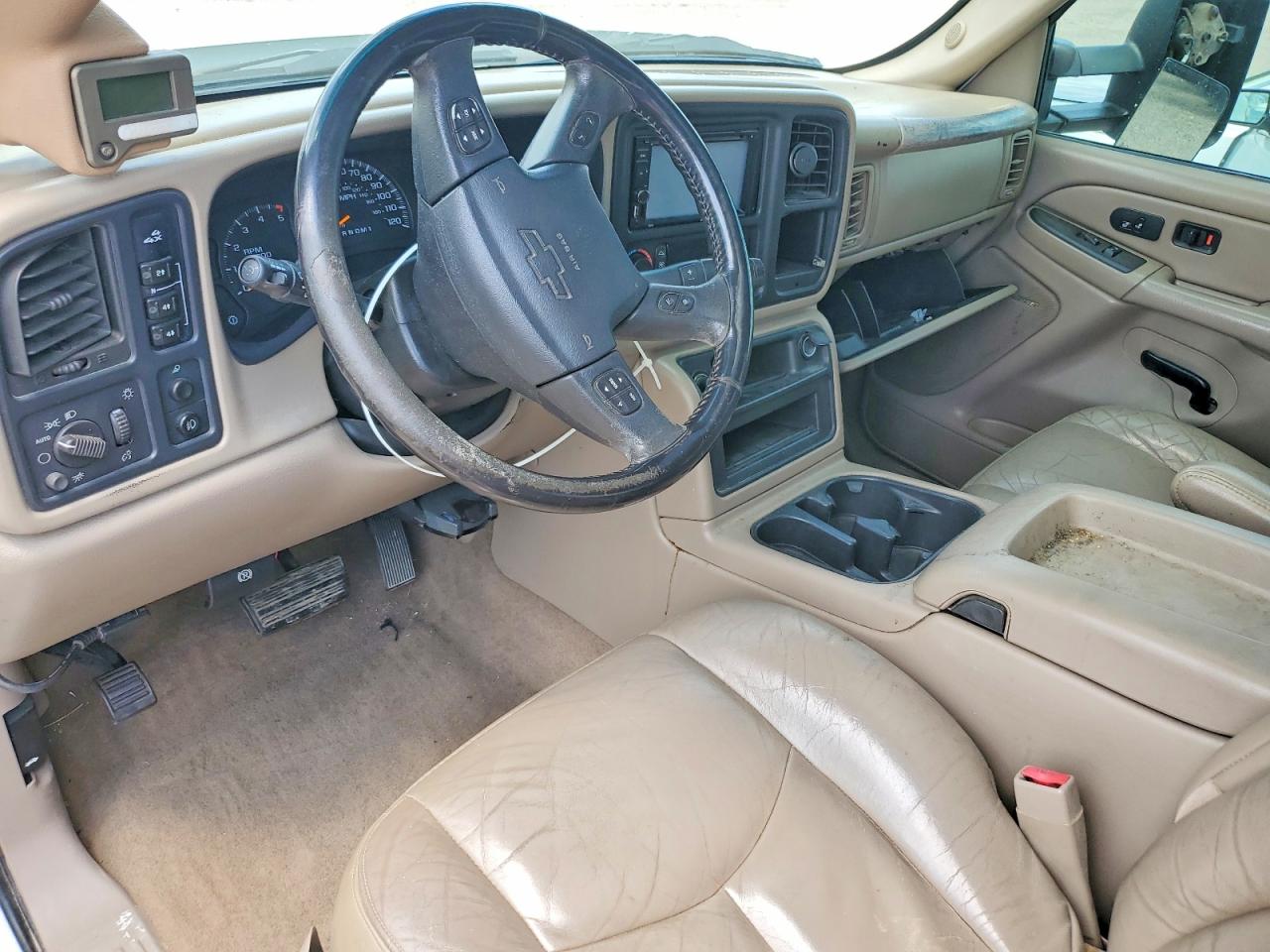 2007 Chevrolet Silverado K2500 Heavy Duty White vin: 1GCHK23D57F161698