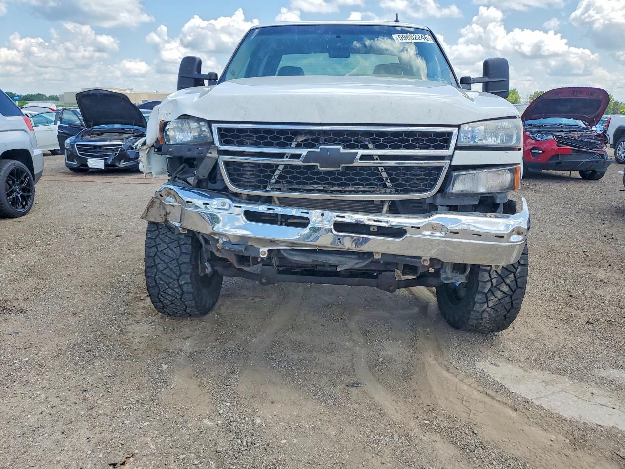 2007 Chevrolet Silverado K2500 Heavy Duty White vin: 1GCHK23D57F161698