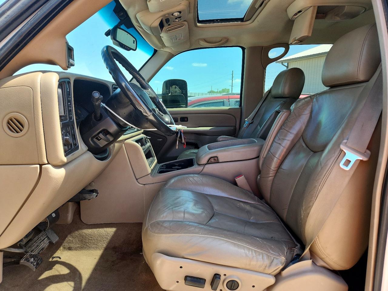 2007 Chevrolet Silverado K2500 Heavy Duty White vin: 1GCHK23D57F161698