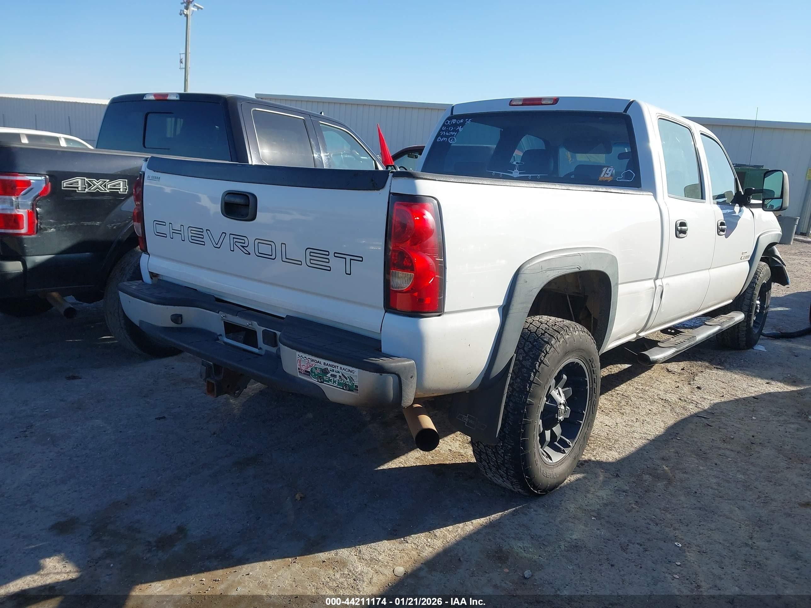 2006 Chevrolet Silverado 2500hd Work Truck White vin: 1GCHK23D66F170442
